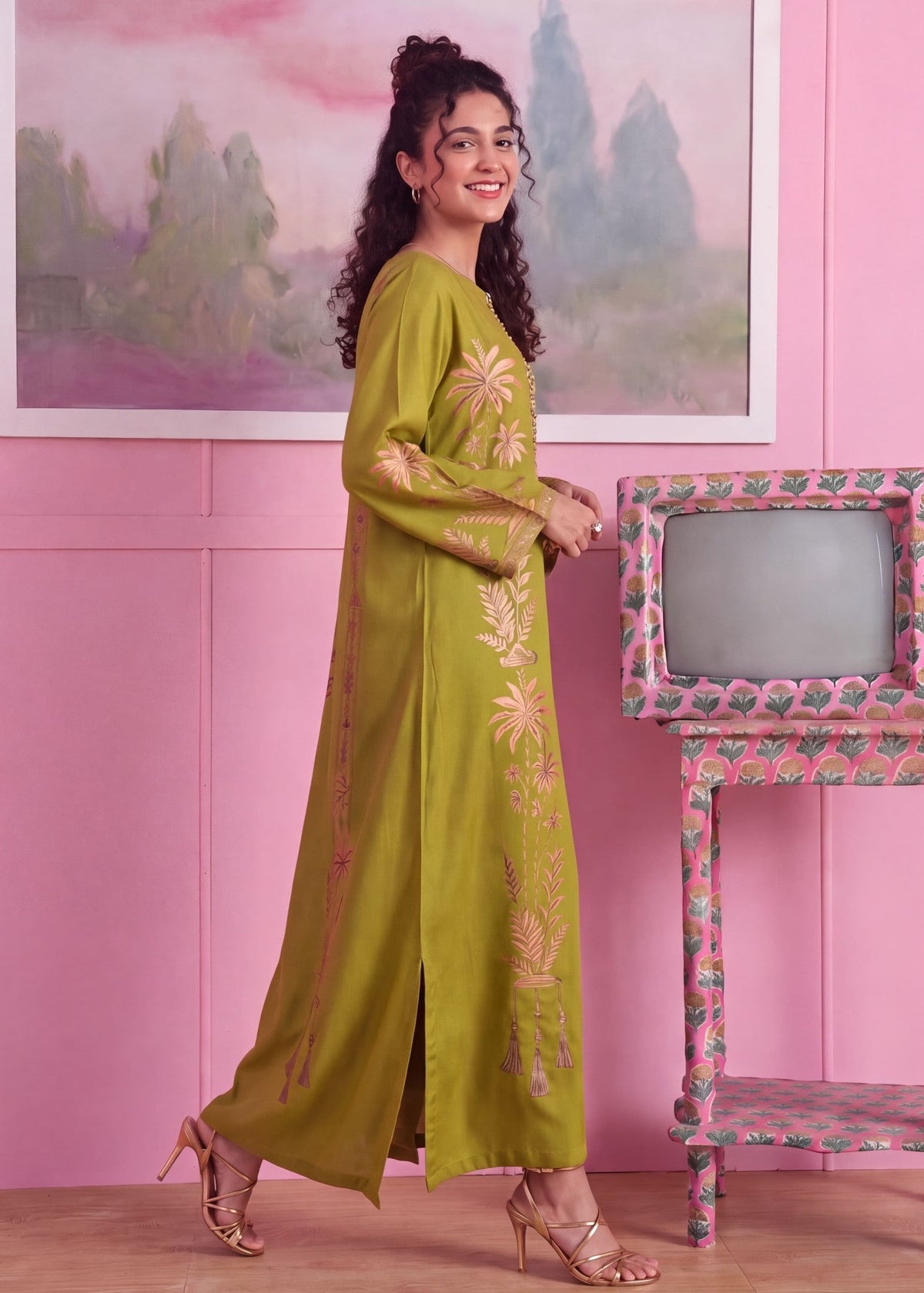 Apple Green Linen Kaftan with Embellished Work Online in Dubai UAE Abudhabi Ajman Sharjah