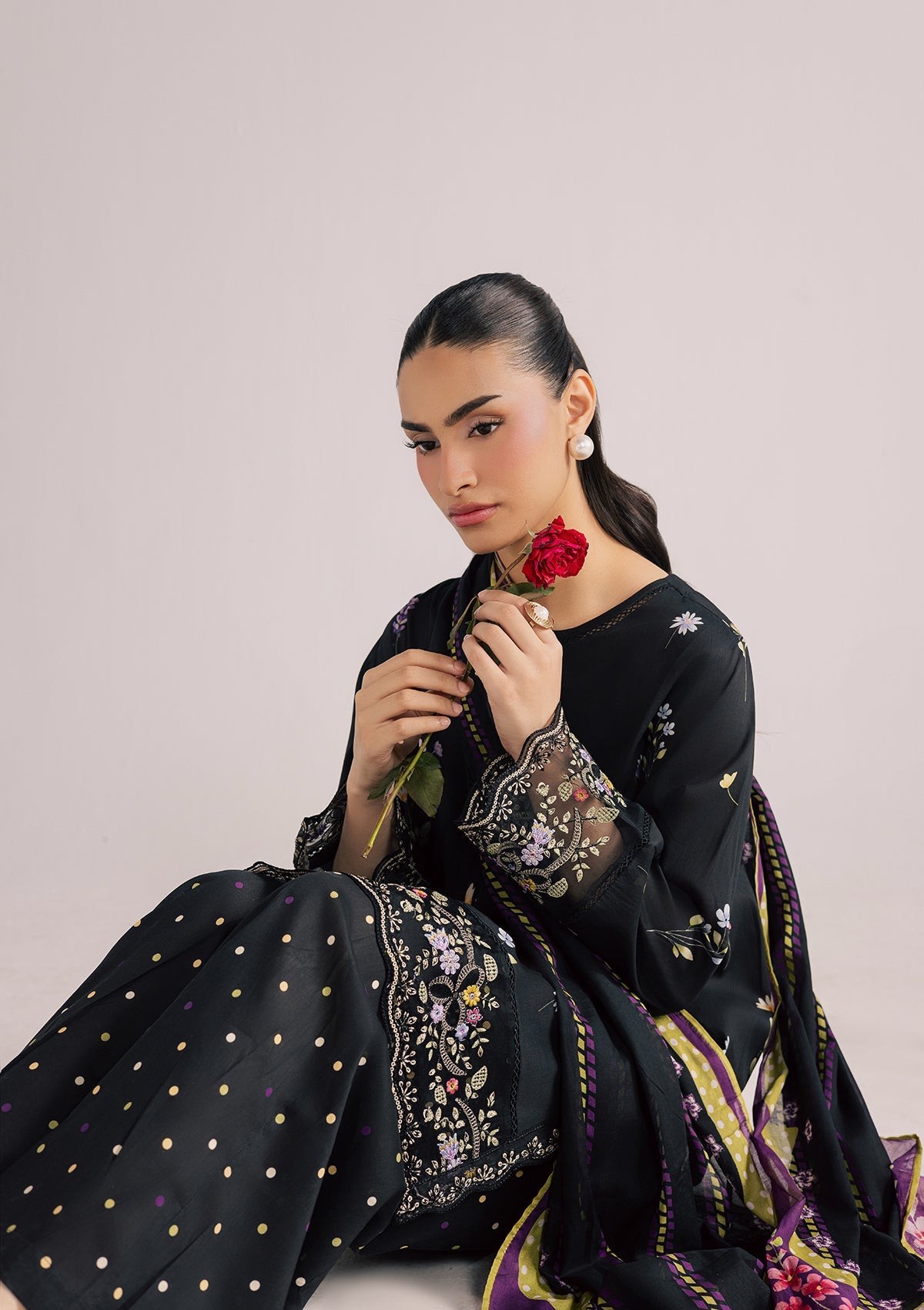 Black Embroidered Lawn Ready to Wear Kurta Set Online in Dubai UAE Abudhabi Ajman Sharjah