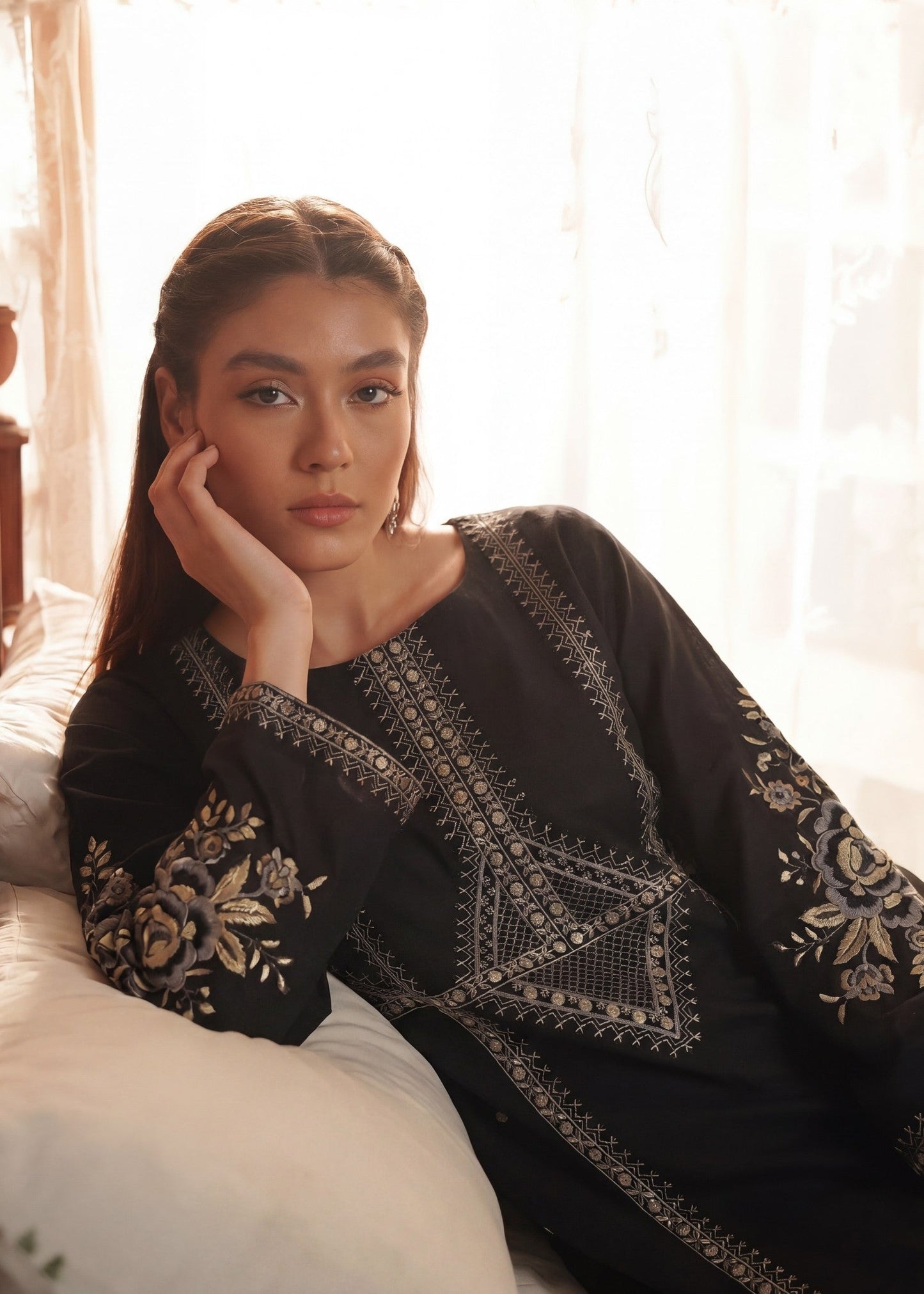 Black Lawn Embroidered 3 Piece Suit Online in Dubai UAE Abudhabi Ajman Sharjah