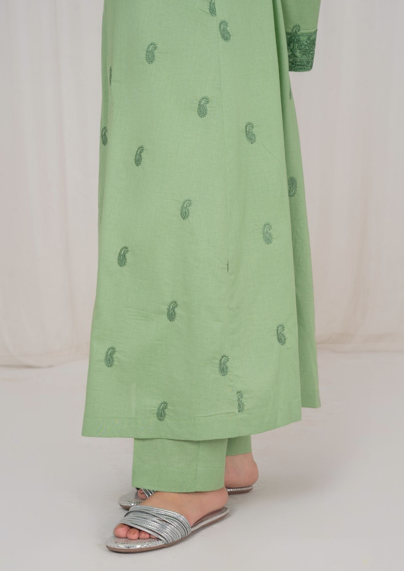 Daily Wear Pistachio Embroidered Lawn Pakistani Suit Online in KSA Riyadh Saudi Arabia Oman Bahrain Qatar