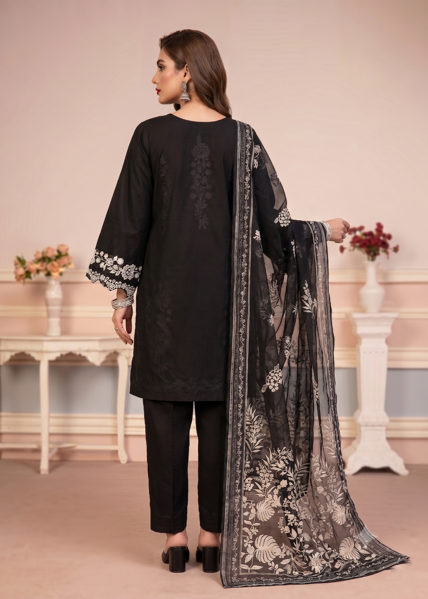 Embroidered Black Lawn 3 Piece Suit Online in Dubai DXB UAE Abudhabi Meena Bazaar
