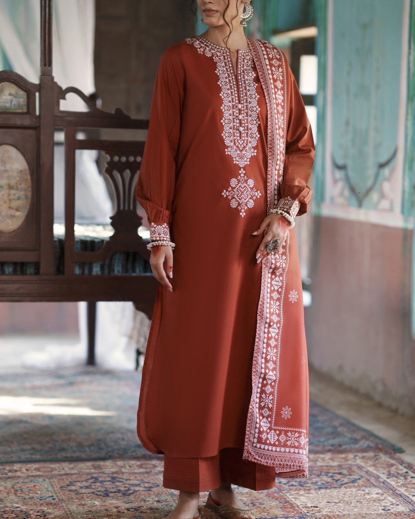 Embroidered Lawn 3PC Suit Online in Dubai UAE Abudhabi Ajman Sharjah