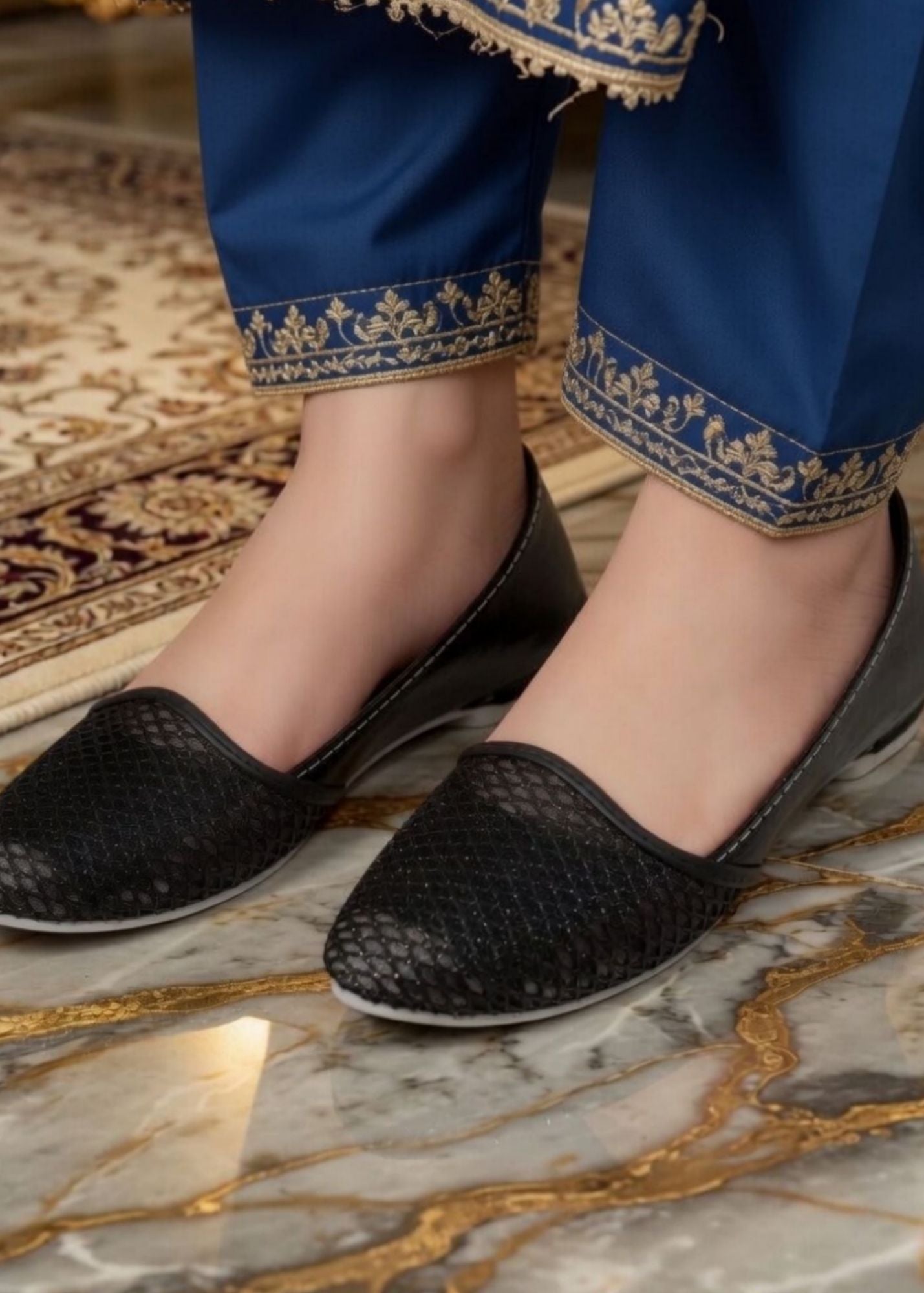 Ethnic Black Kolhapuri Mojari Online in UK USA Canada