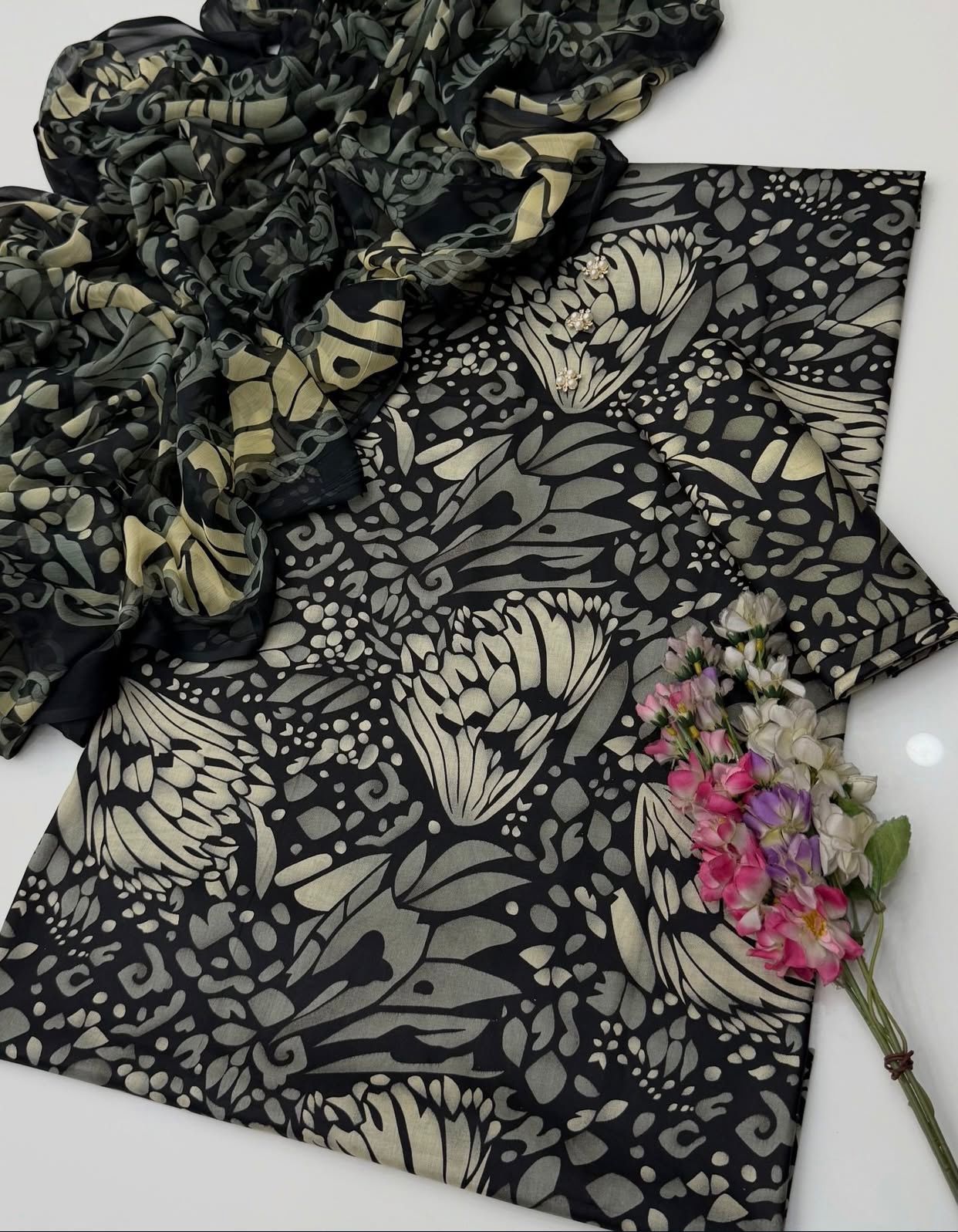Ladies Green Lawn Shalwar Kameez Online in KSA Riyadh Saudi Arabia Oman Bahrain Qatar