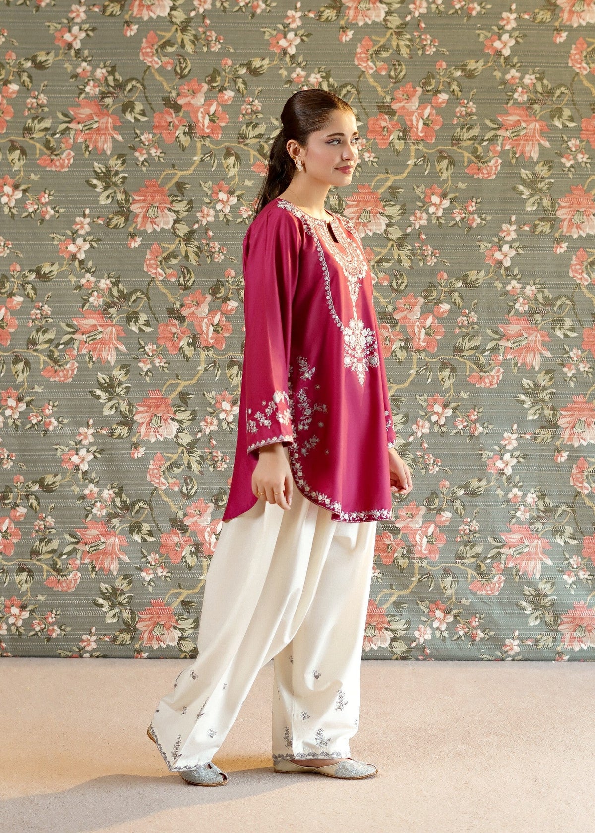 Off-White Lawn Farshi Shalwar Kurta Set with Thread Work Online in Dubai DXB UAE Abudhabi Meena Bazaar