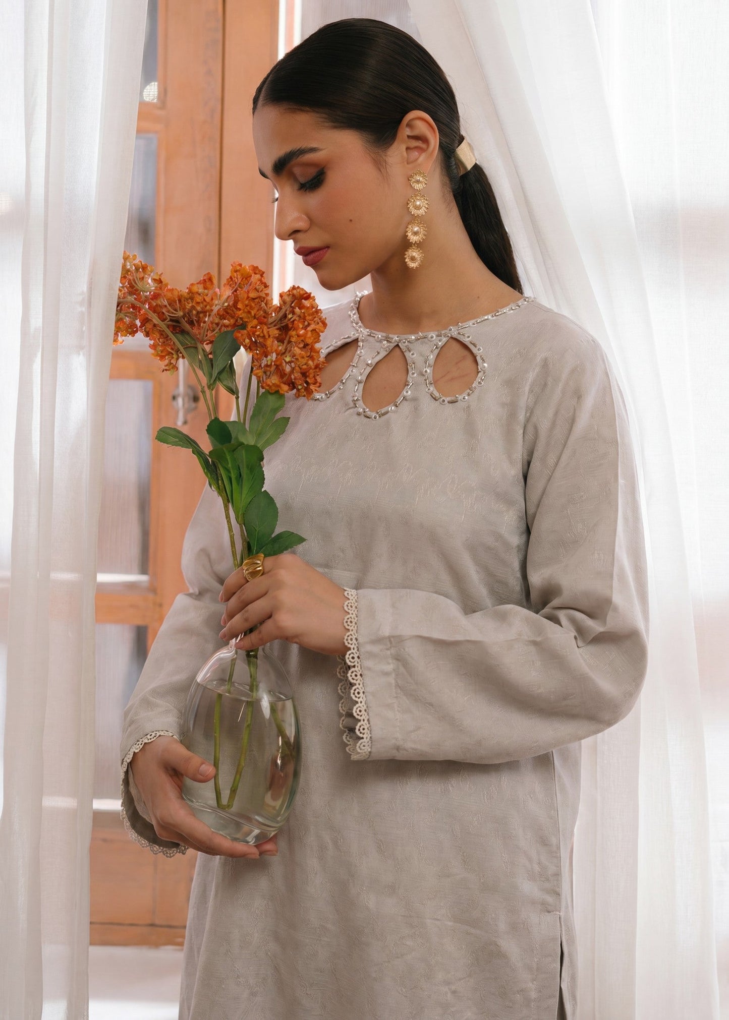 Pakistani Ivory Embellished Lawn Kurta Pajama Online in KSA Riyadh Saudi Arabia Oman Bahrain Qatar