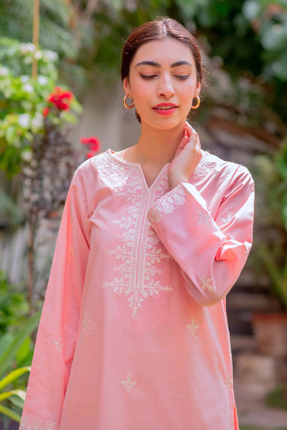 Pink Minimalist Embroidered Kurta