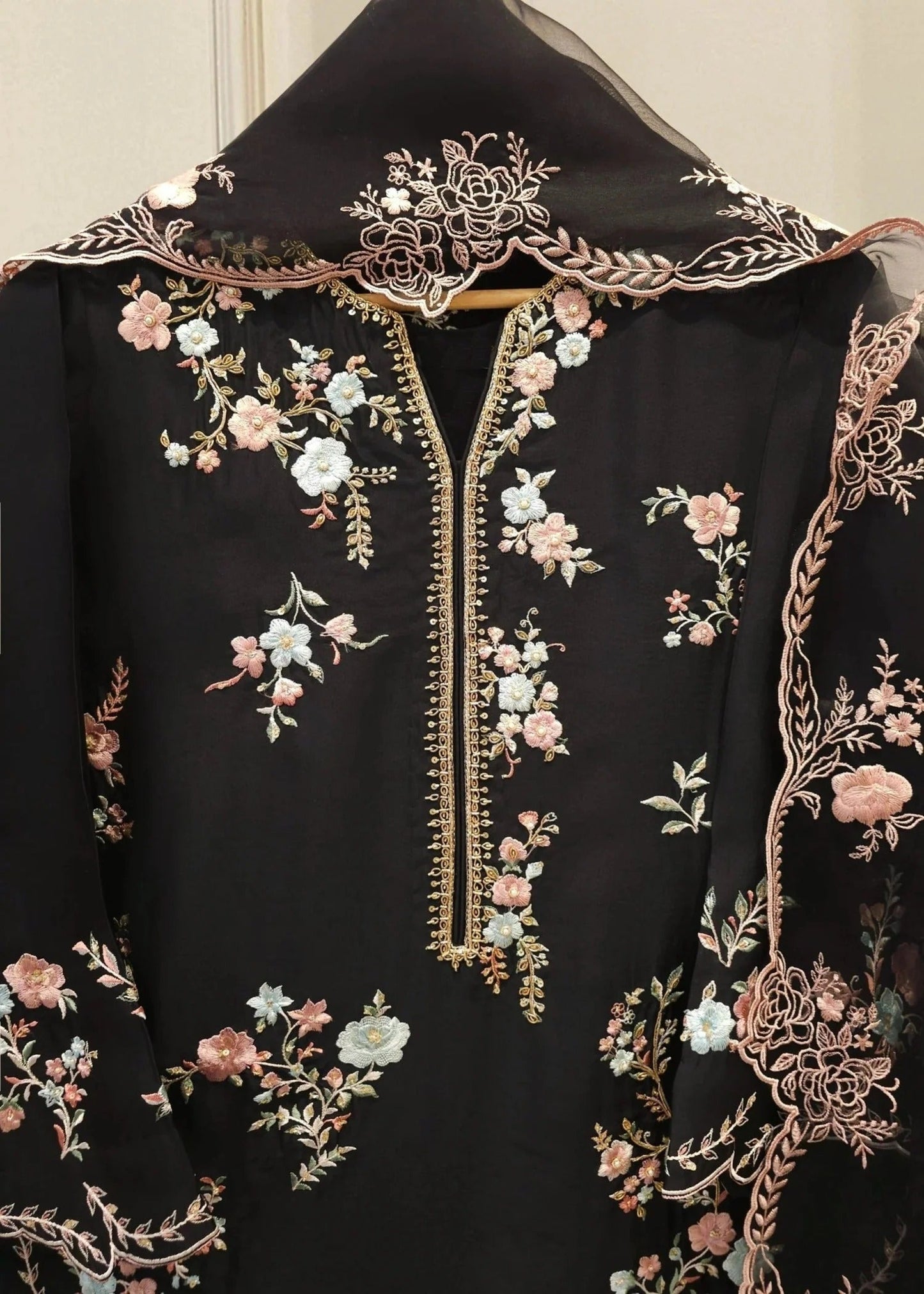 Ready to Wear Black Embroidered Lawn Cotton Suit Online in KSA Riyadh Saudi Arabia Oman Bahrain Qatar