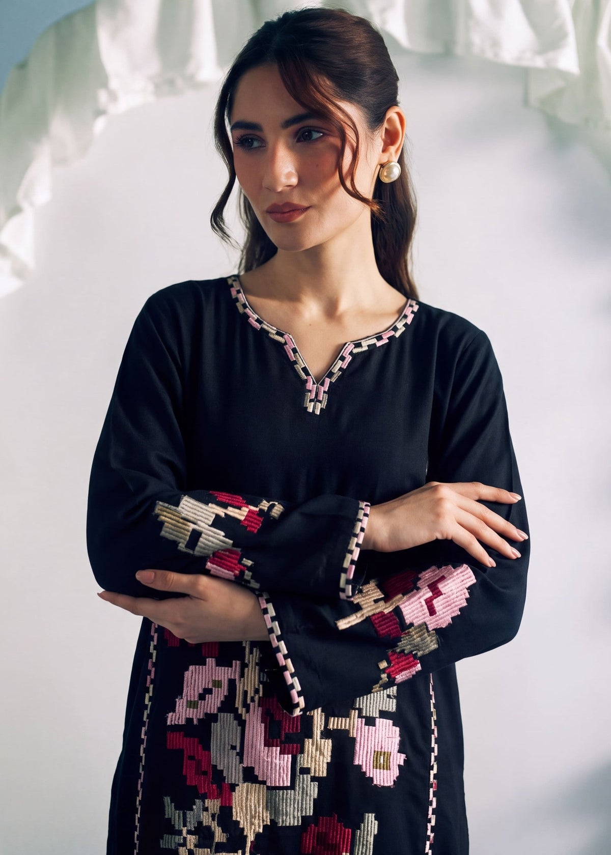 Black Dhanak Kaftan for Ladies Online in KSA Riyadh Saudi Arabia Oman Bahrain Qatar