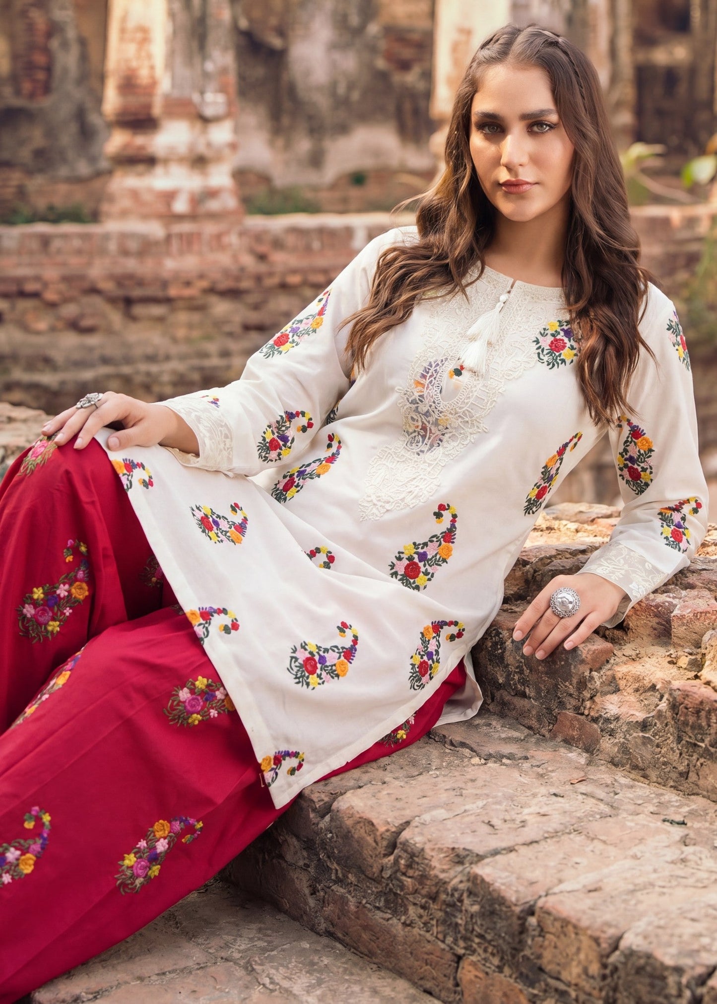 White Embroidered Lawn Kurta Pajama Online in Dubai UAE Abudhabi Ajman Sharjah