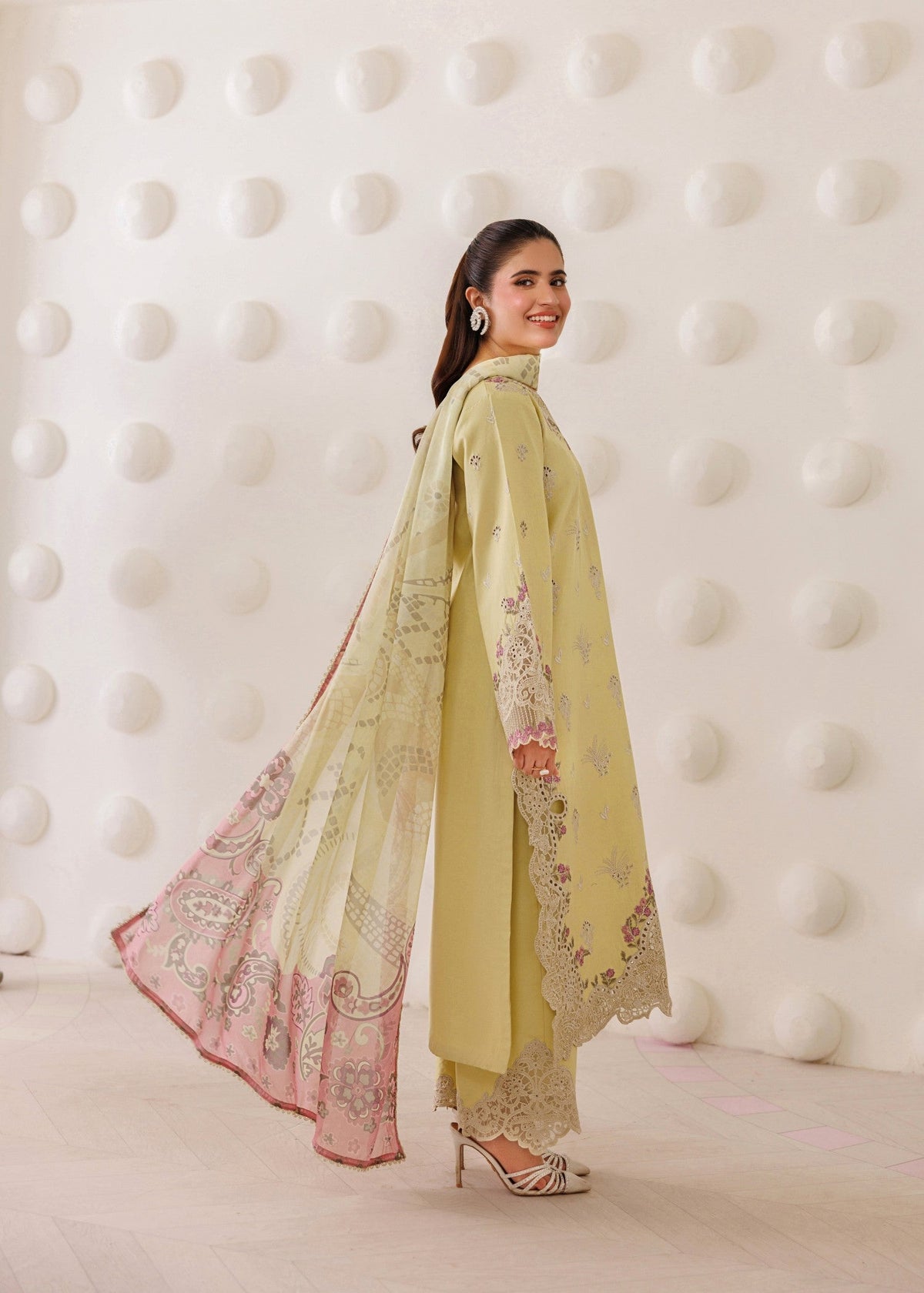 Yellow Lawn 3 Piece Pakistani Designer Suit Online in UK USA Canada
