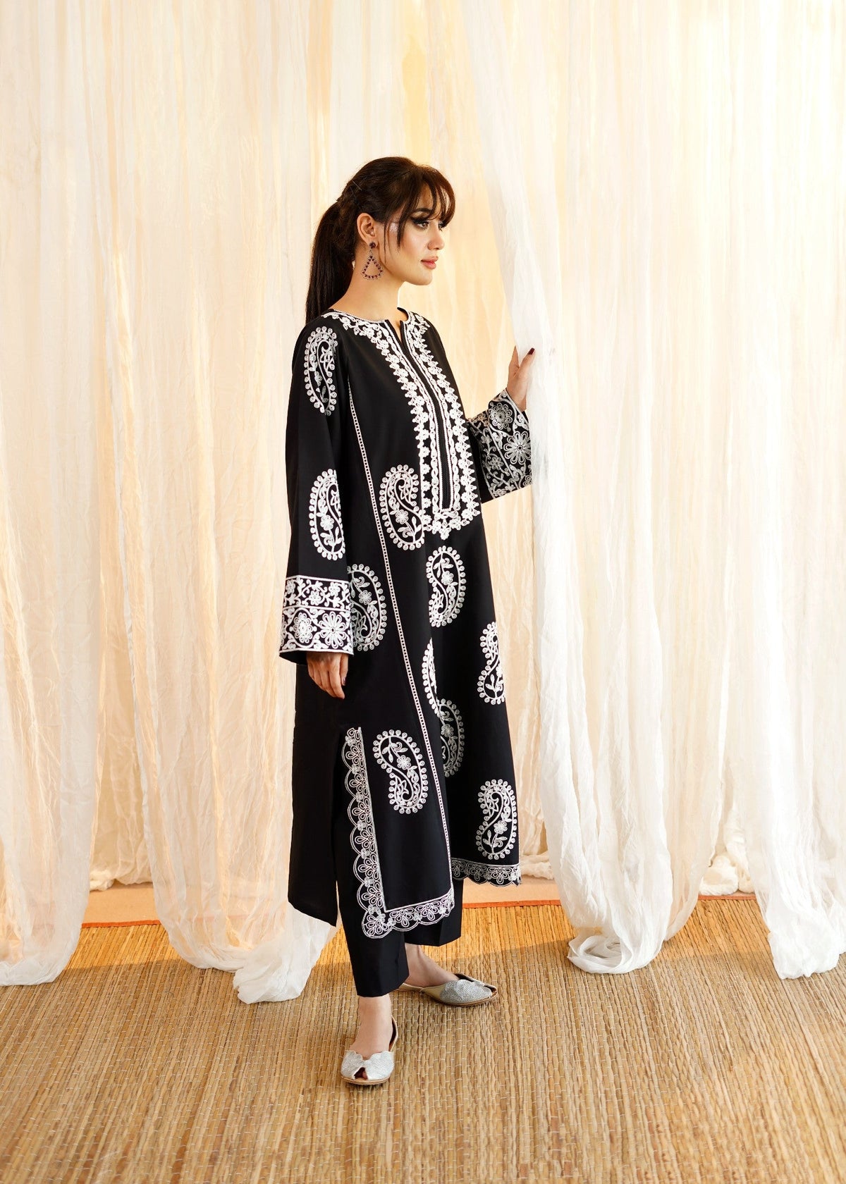 2PC Aari Work Lawn Kurta Set Online in Dubai UAE Abudhabi Ajman Sharjah