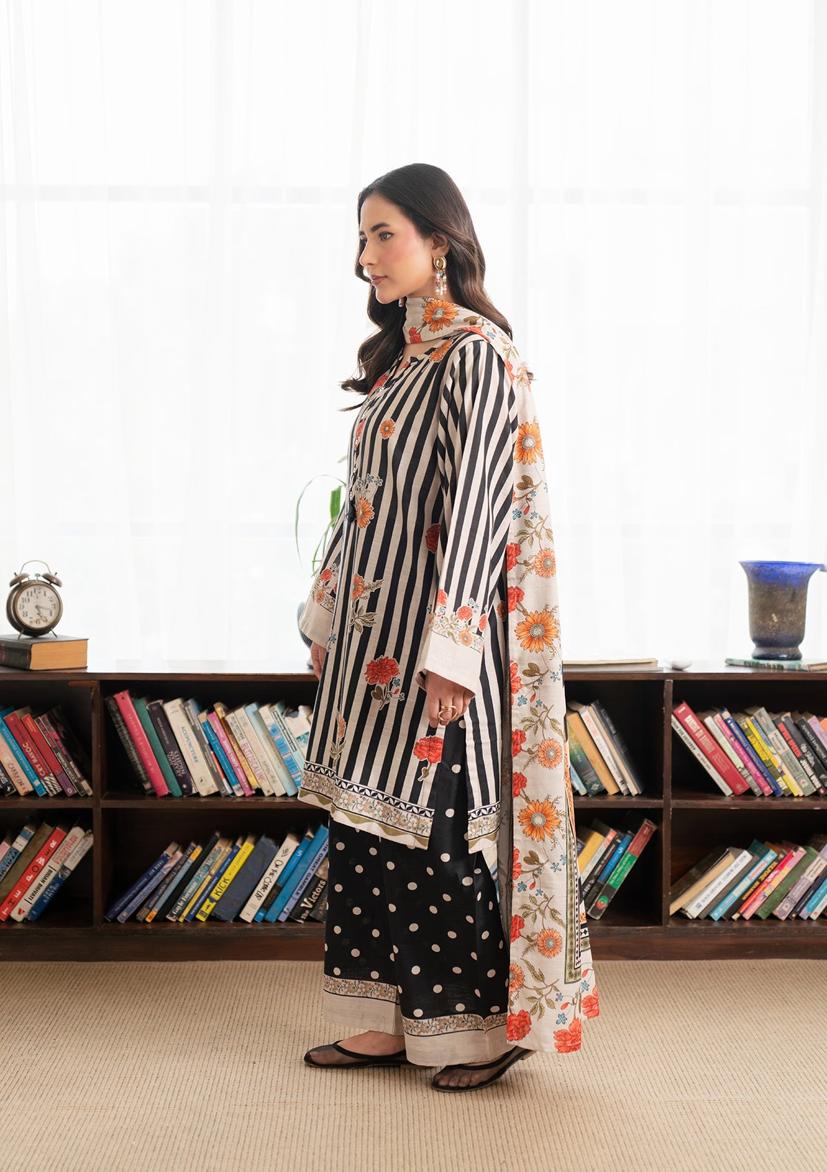 Alizeh Khaddar Collection 3 Piece Printed Suit Online in Dubai UAE Abudhabi Ajman Sharjah