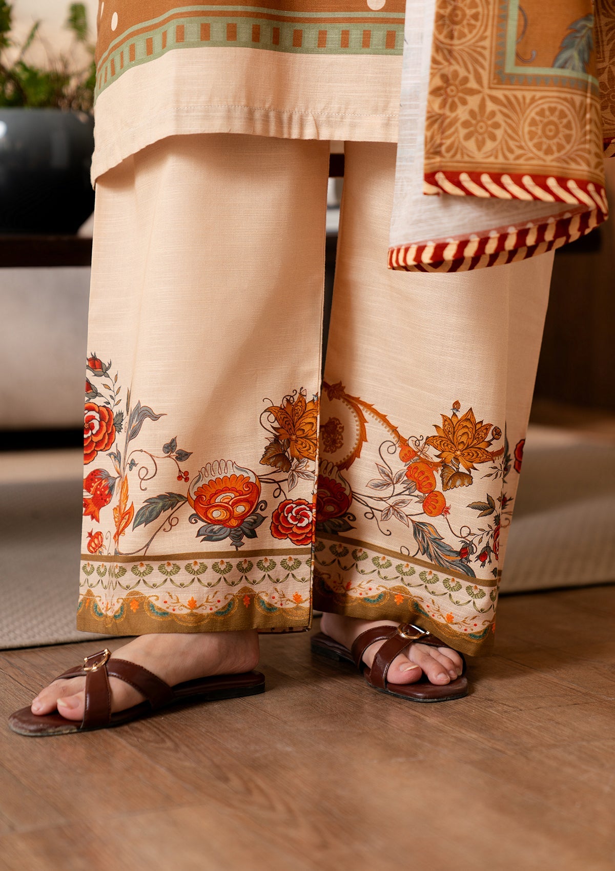 3 Piece Printed Khaddar Winter Salwar Suit Online in Dubai UAE Abudhabi Ajman Sharjah