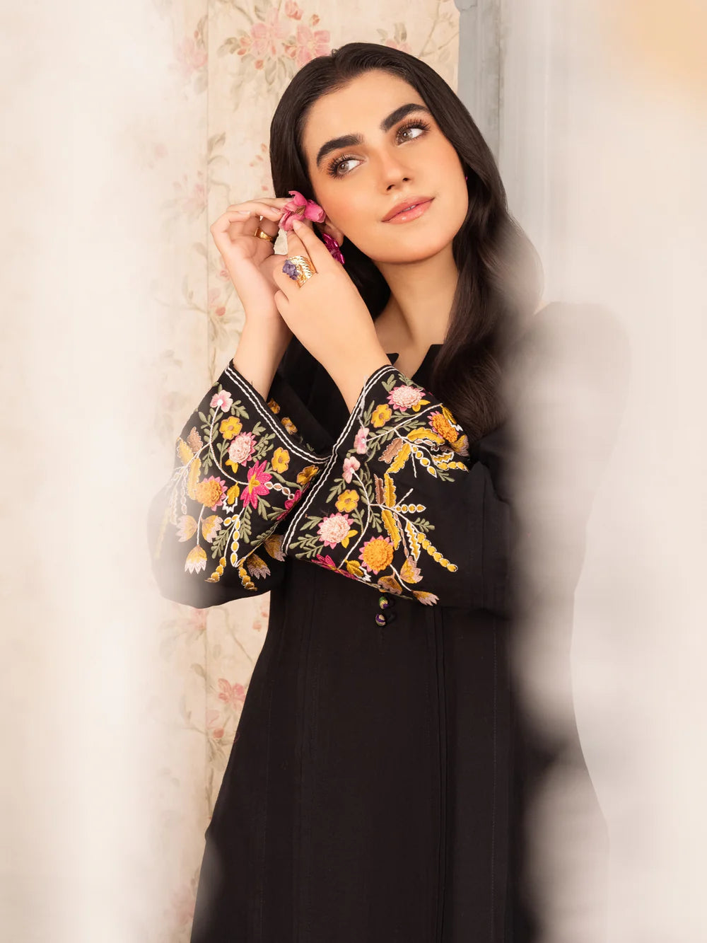 Black Bullion 3D Embroidered Kurta Set