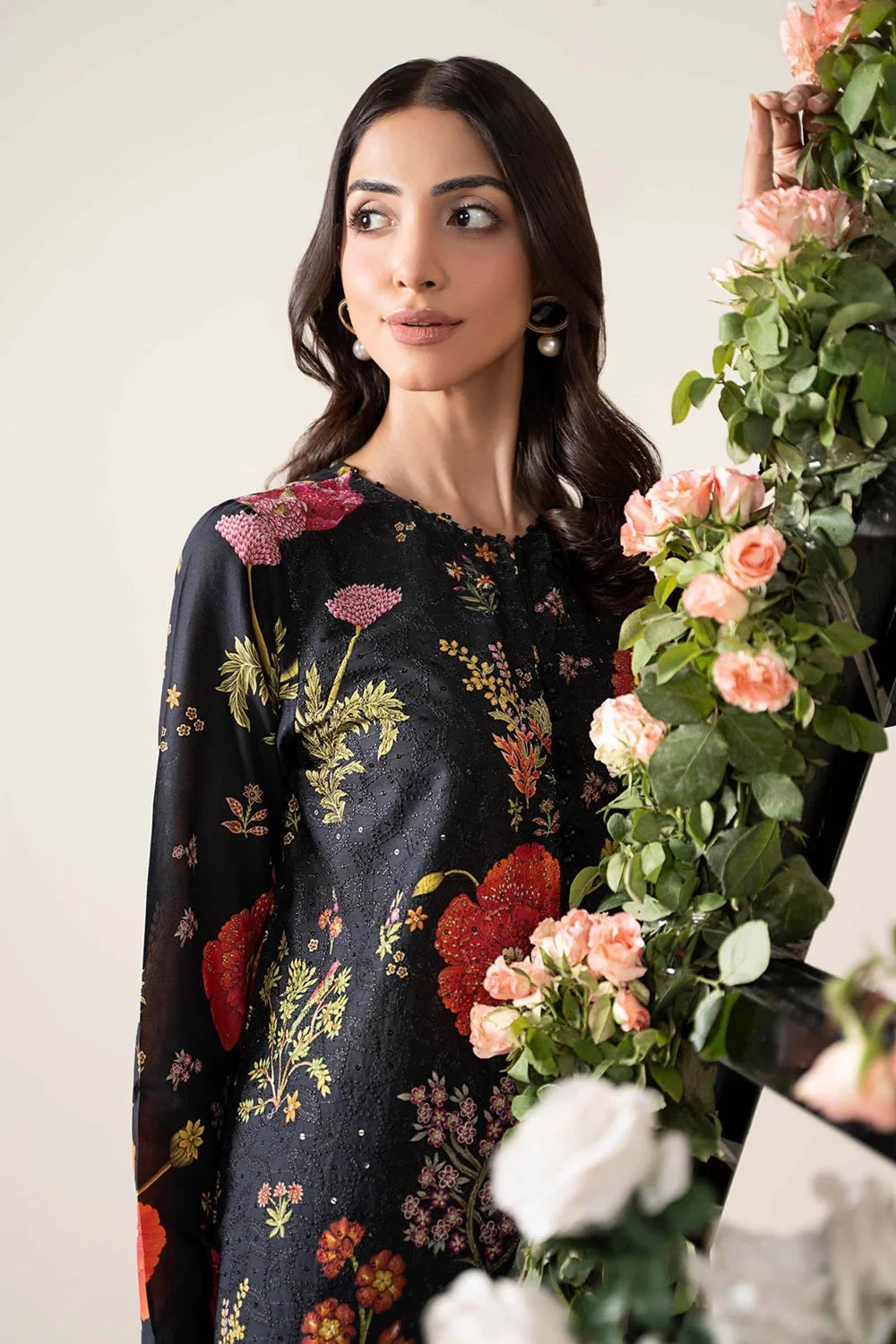 Sequins Embroidered Lawn Suit with Chiffon Dupatta