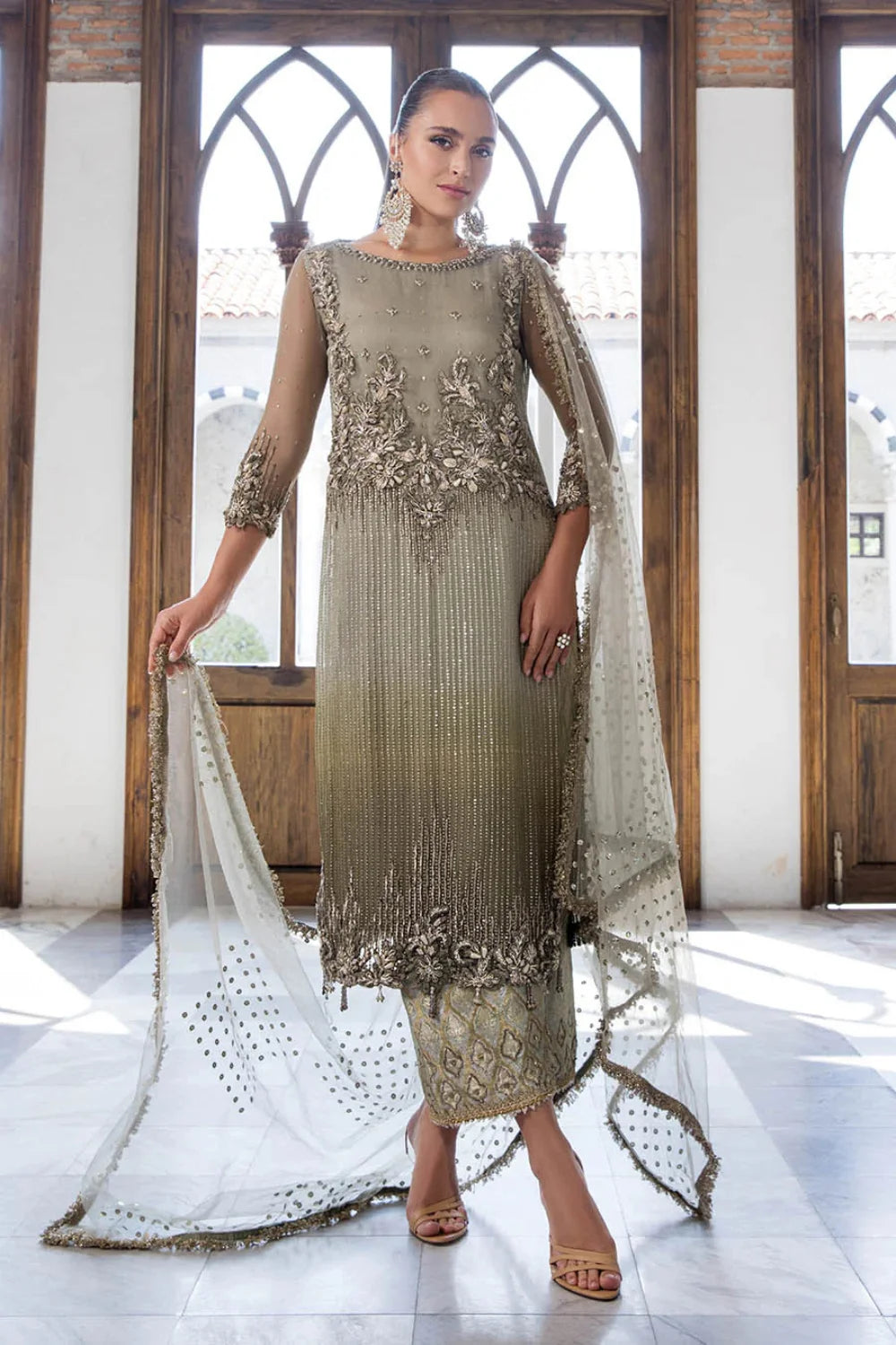 Hand Embroidered Elegant Indowestern Suit Size 40