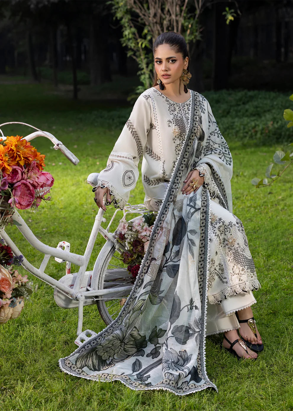 Off White Lawn Suit with Patchwork Embroidery