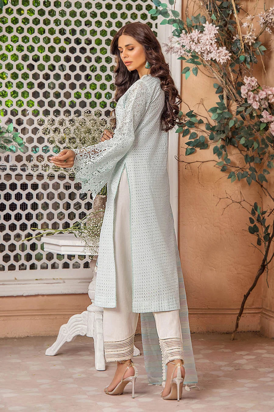 Hand Embroidered Cotton Chikankari Suit