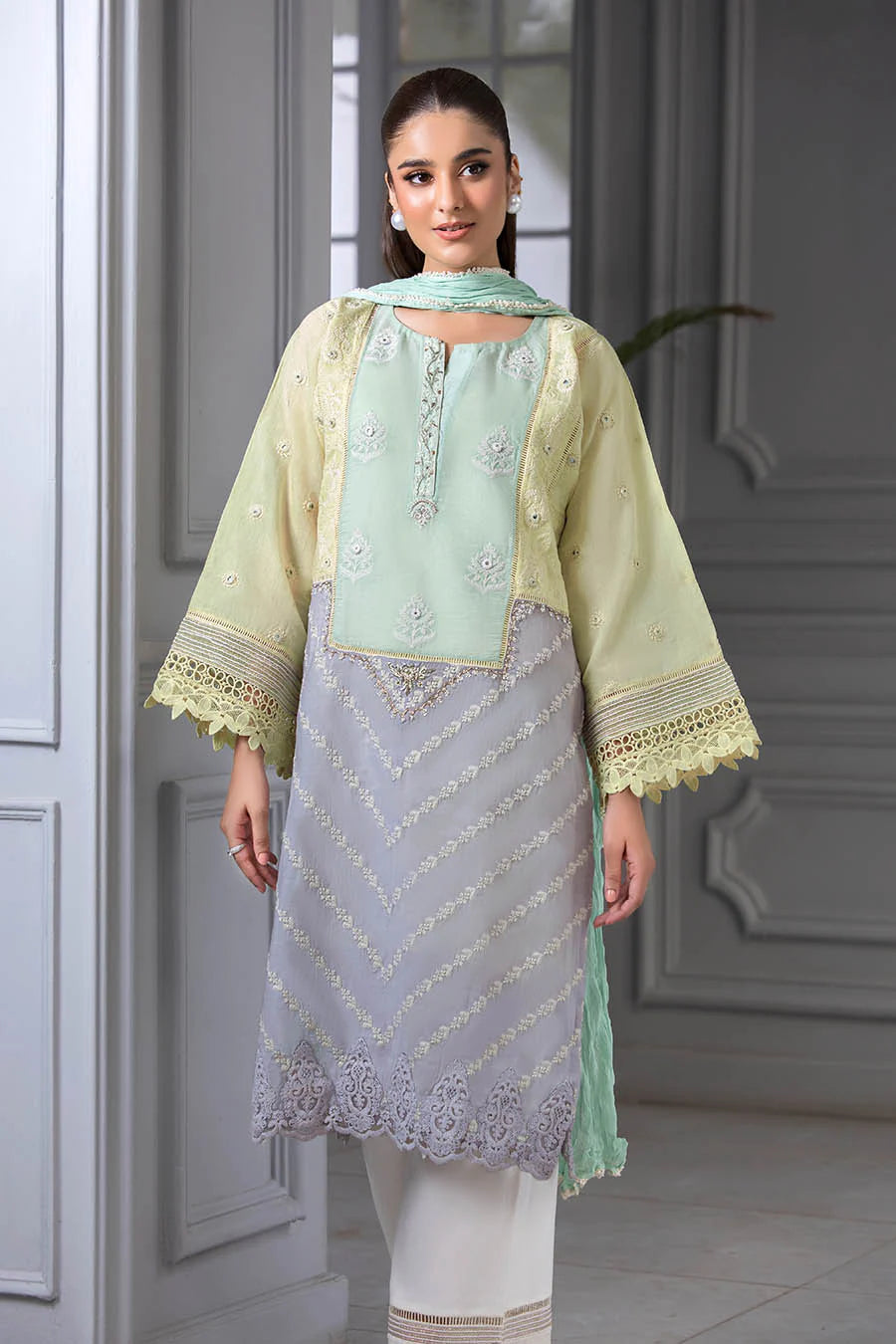 Hand Embroidered 100% Pure Swiss Lawn Cotton Suit