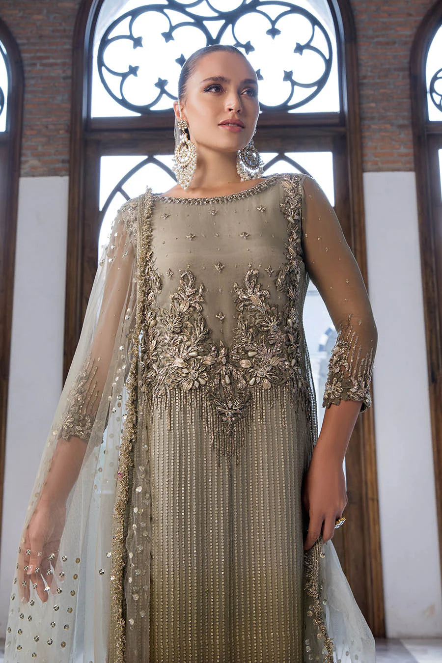 Hand Embroidered Elegant Indowestern Suit Size 40