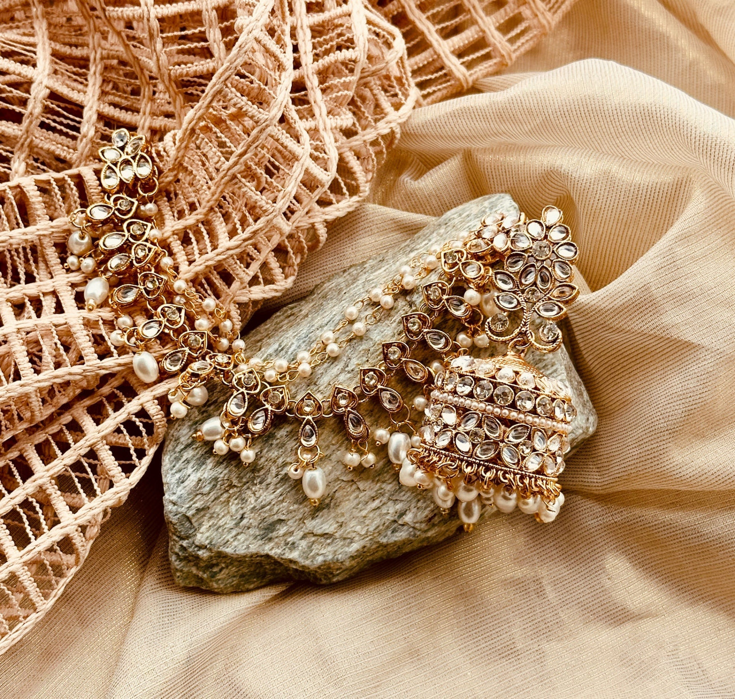 Antique Gold Jhumka and Tikka Set for Wedding Online in KSA Riyadh Saudi Arabia Oman Bahrain Qatar