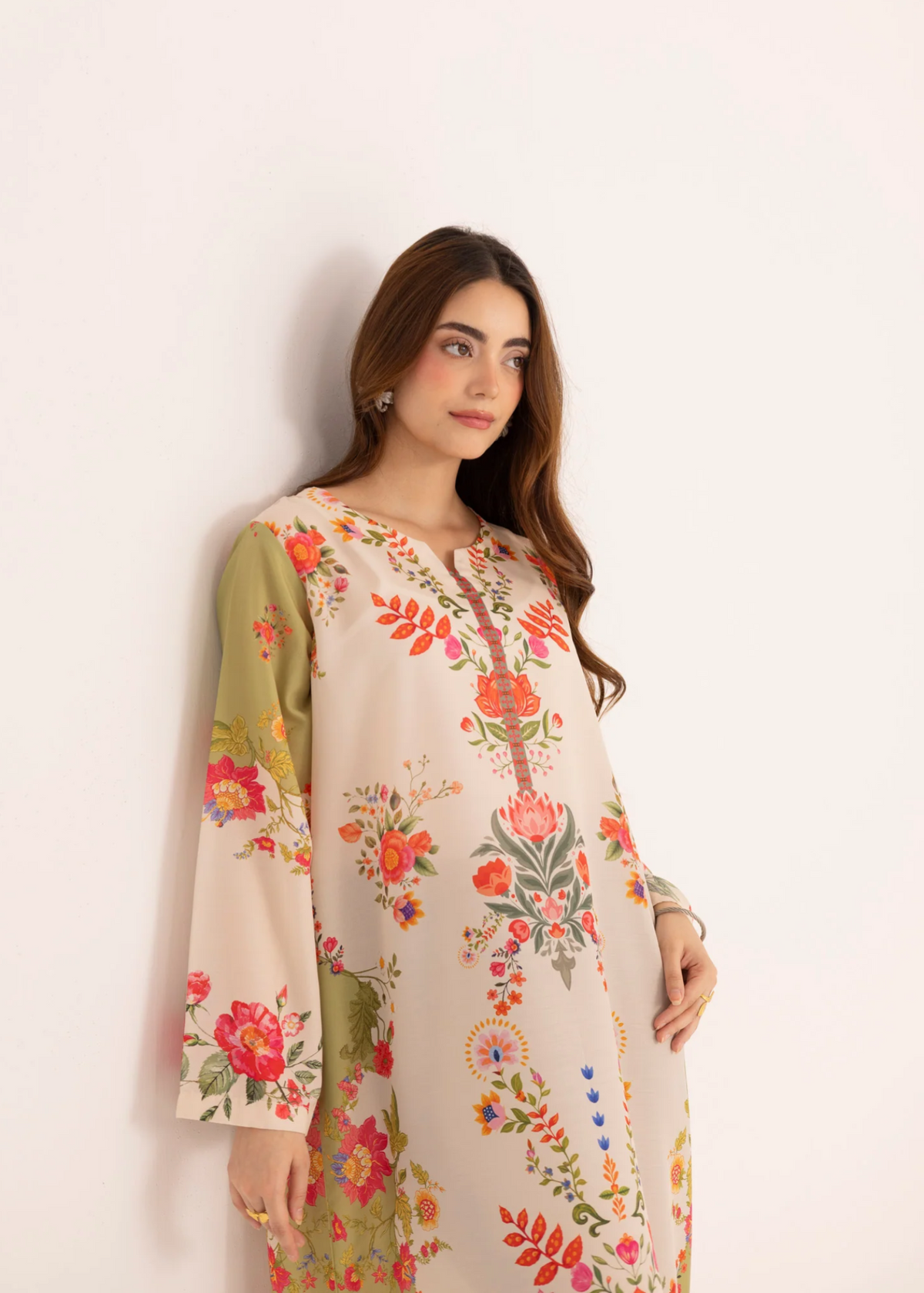 Antique White Silk Lawn Kaftan for Daily Wear Online in Dubai UAE Abudhabi Ajman Sharjah