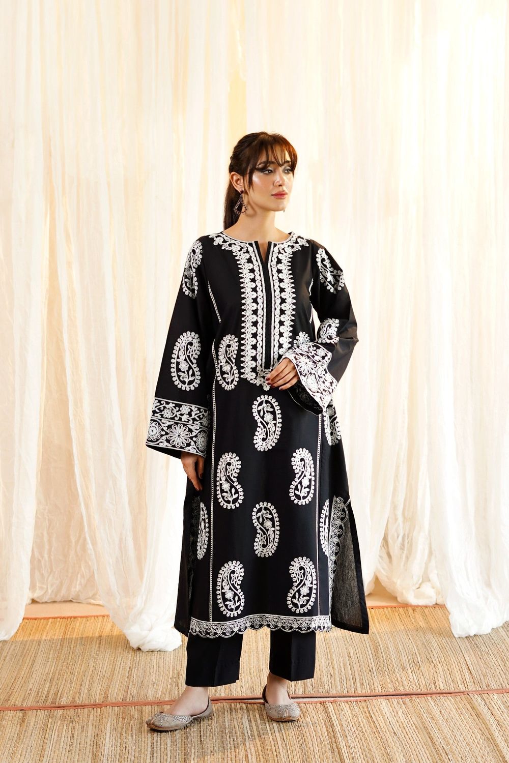 Black Aari Embroidered Lawn Kurta Set Online in Dubai UAE Abudhabi Ajman Sharjah