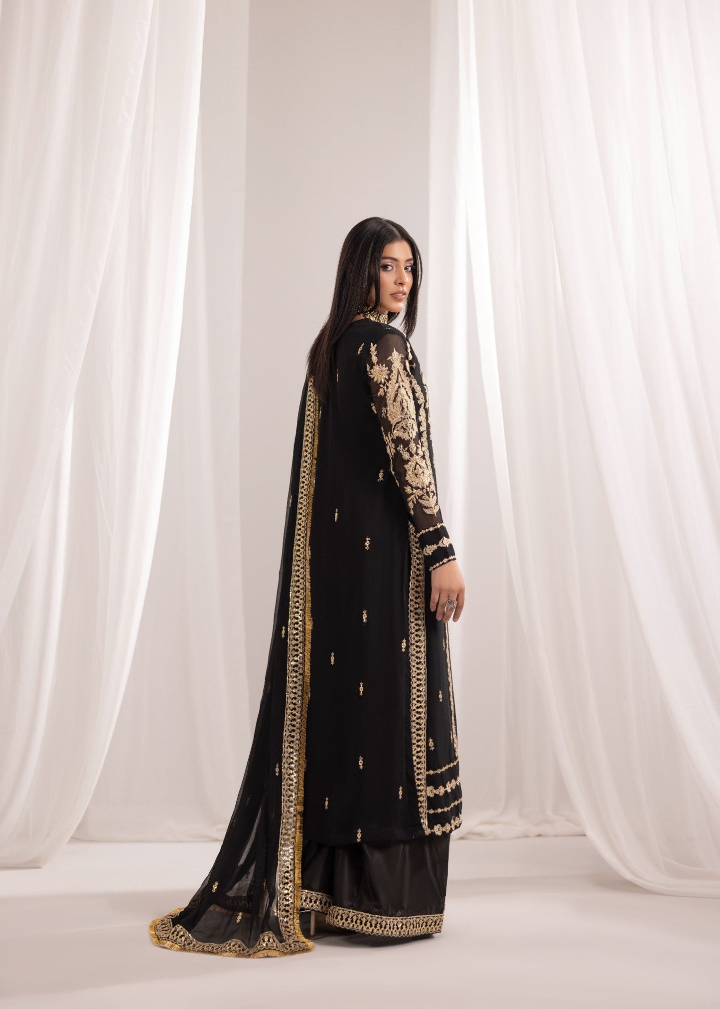 Black Bemberg Crinkle Chiffon Pakistani Designer Suit Online in KSA Riyadh Saudi Arabia Oman Bahrain Qatar