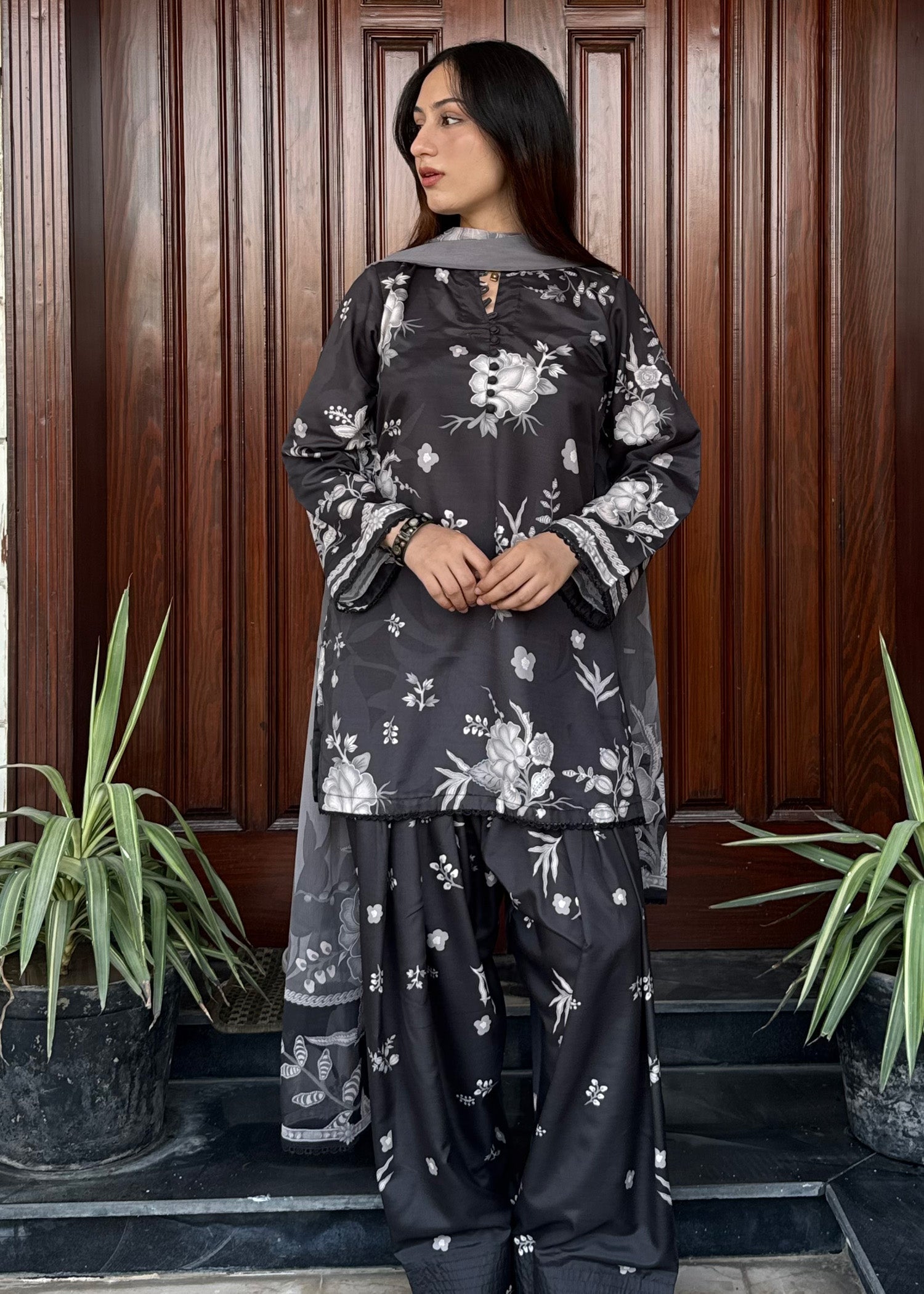 Black Chiffon Dupatta Farshi Shalwar Set Online in Dubai UAE Abudhabi Ajman Sharjah