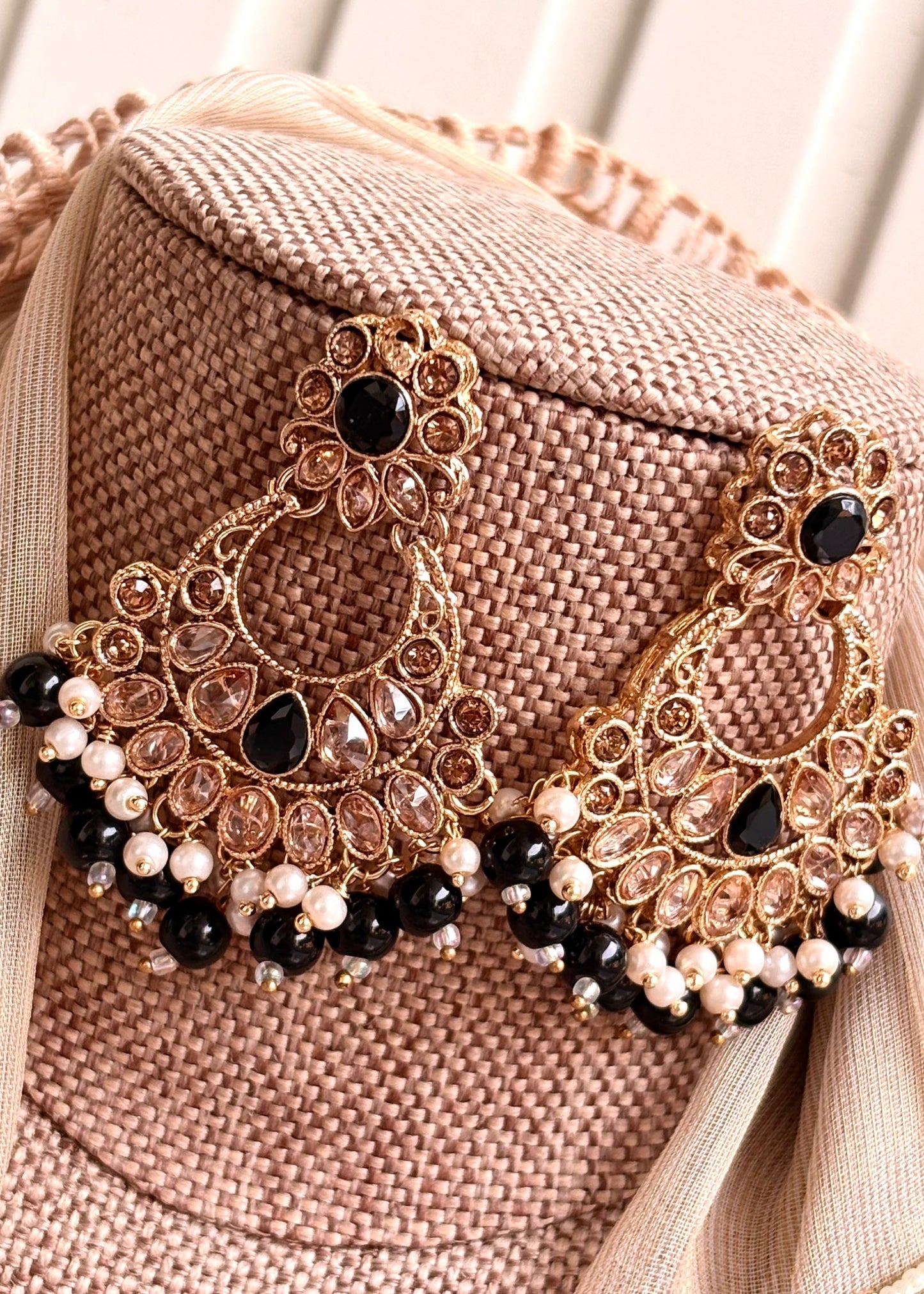 Black Choker Necklace Set Online in KSA Riyadh Saudi Arabia Oman Bahrain Qatar