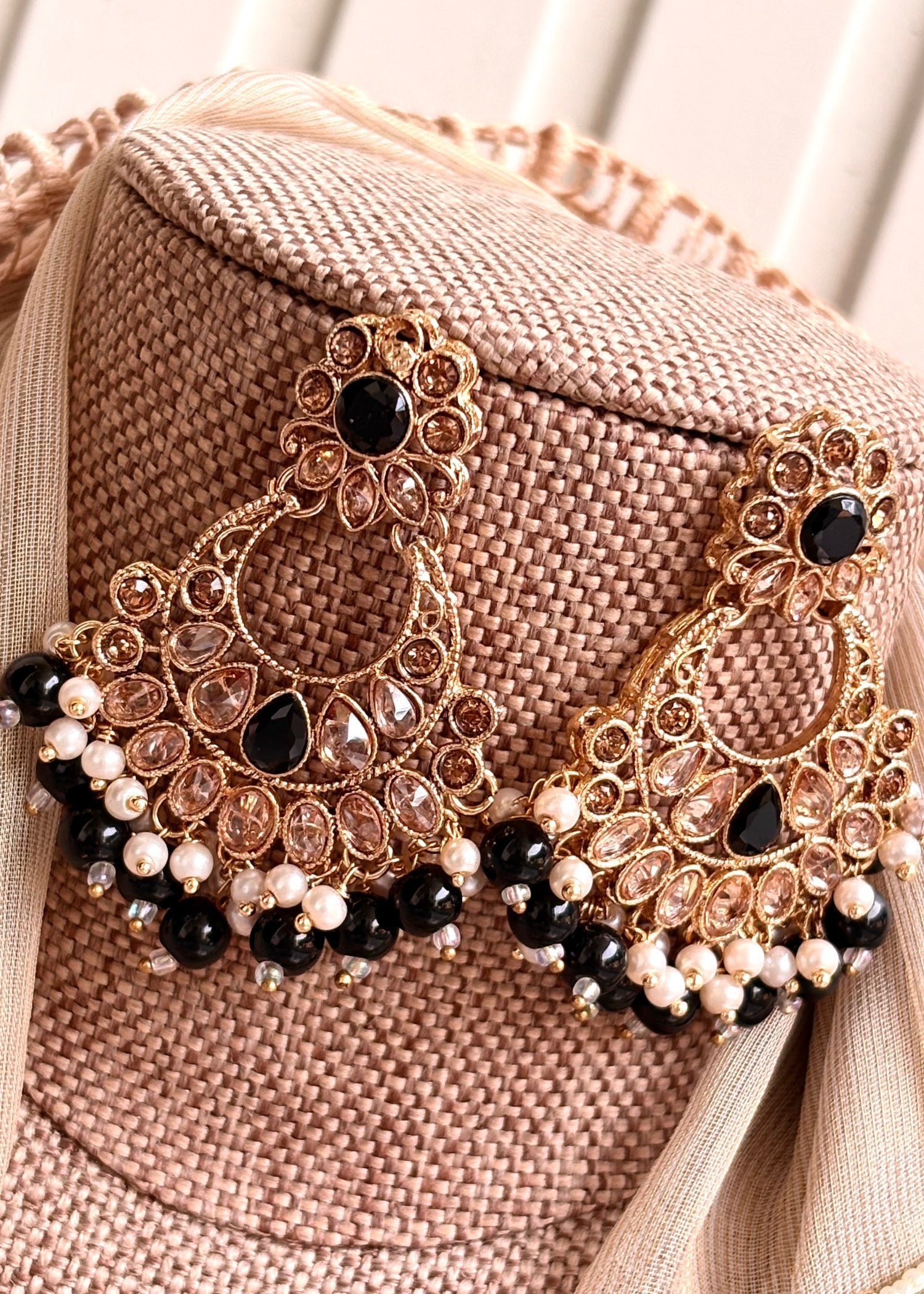 Black Choker Necklace Set Online in KSA Riyadh Saudi Arabia Oman Bahrain Qatar