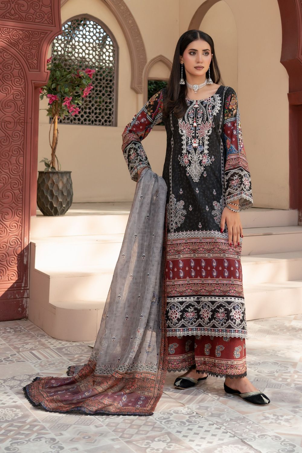 Black Digital Print Lawn Cotton Pakistani Suit Online in Dubai UAE Abudhabi Ajman Sharjah