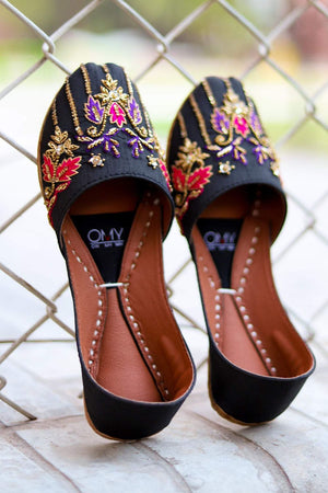 Black Embellished Leather Jutti Online in Dubai UAE Abudhabi Ajman Sharjah