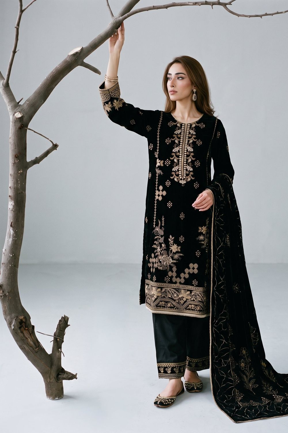 Black Embellished Velvet Pakistani Suit Online in Dubai UAE Abudhabi Ajman Sharjah