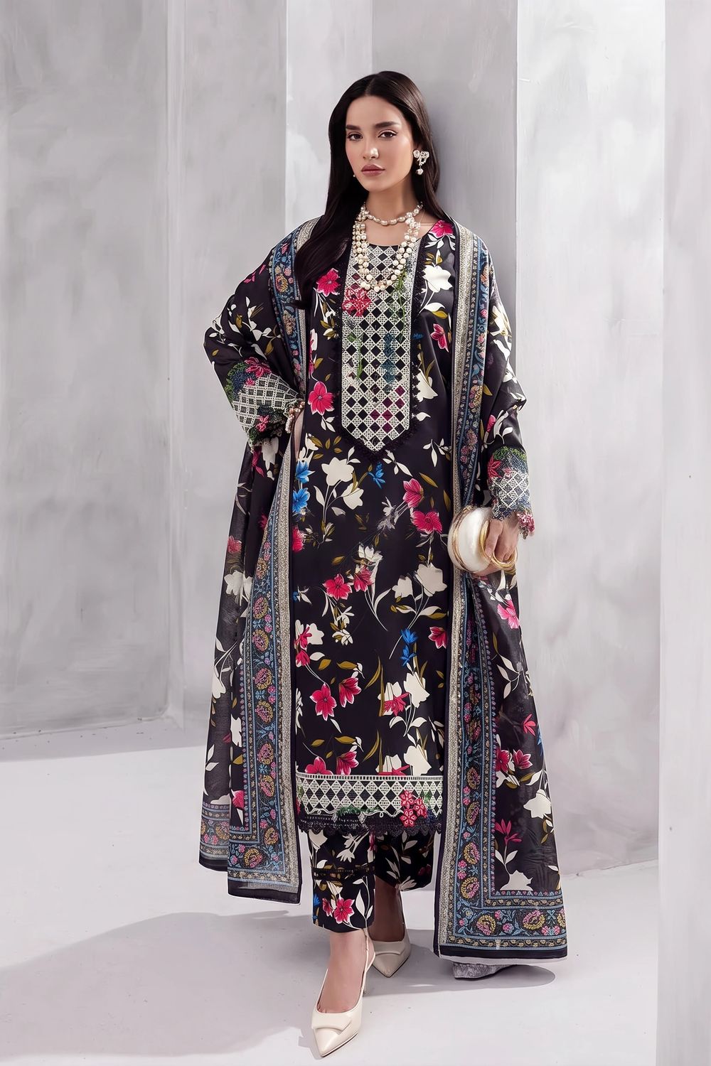 Black Embroidered Blended Grip Silk Straight Kurta Suit Online in Dubai UAE Abudhabi Ajman Sharjah