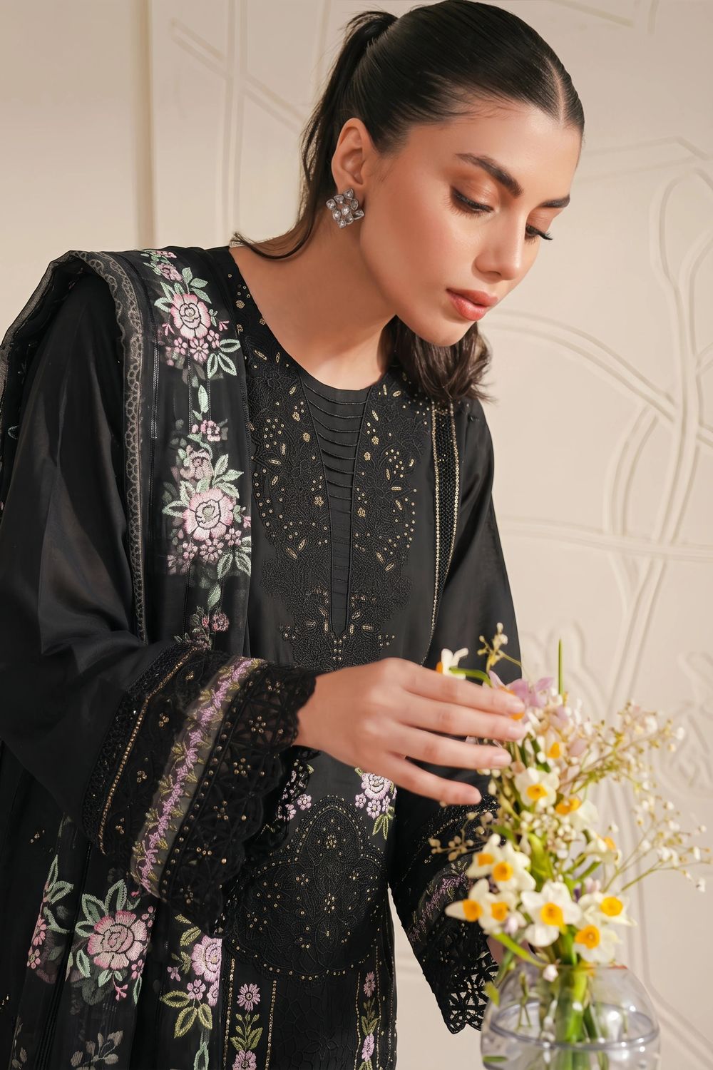 Black Embroidered Lawn Cotton Pakistani Suit Online in Dubai UAE Abudhabi Ajman Sharjah
