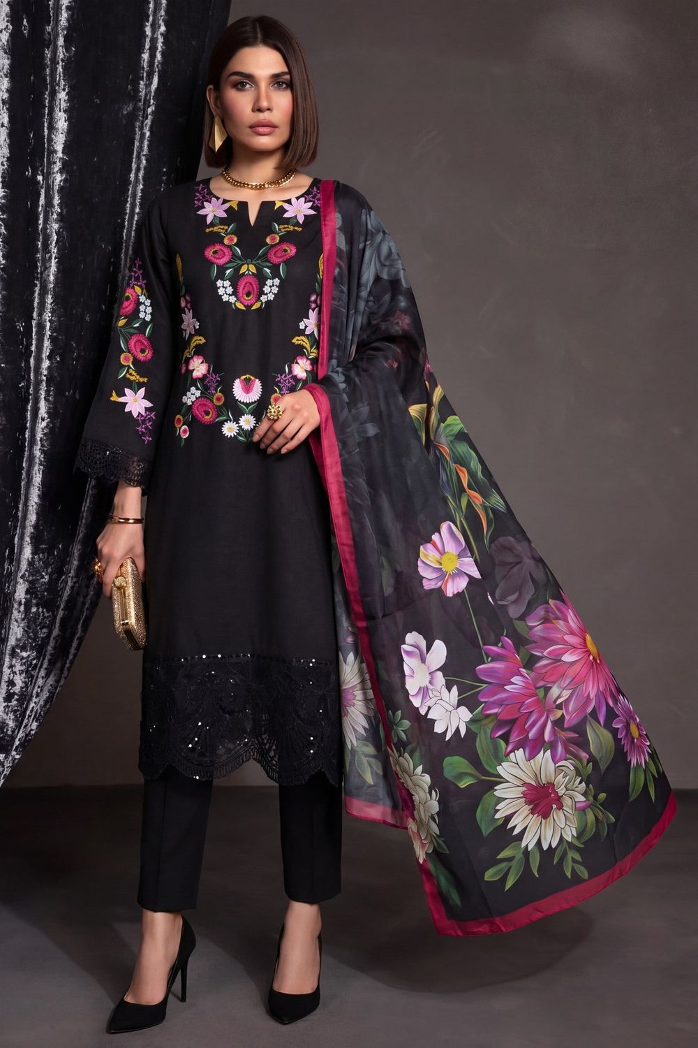 Black Embroidered Lawn Kurta Set Online in Dubai UAE Abudhabi Ajman Sharjah