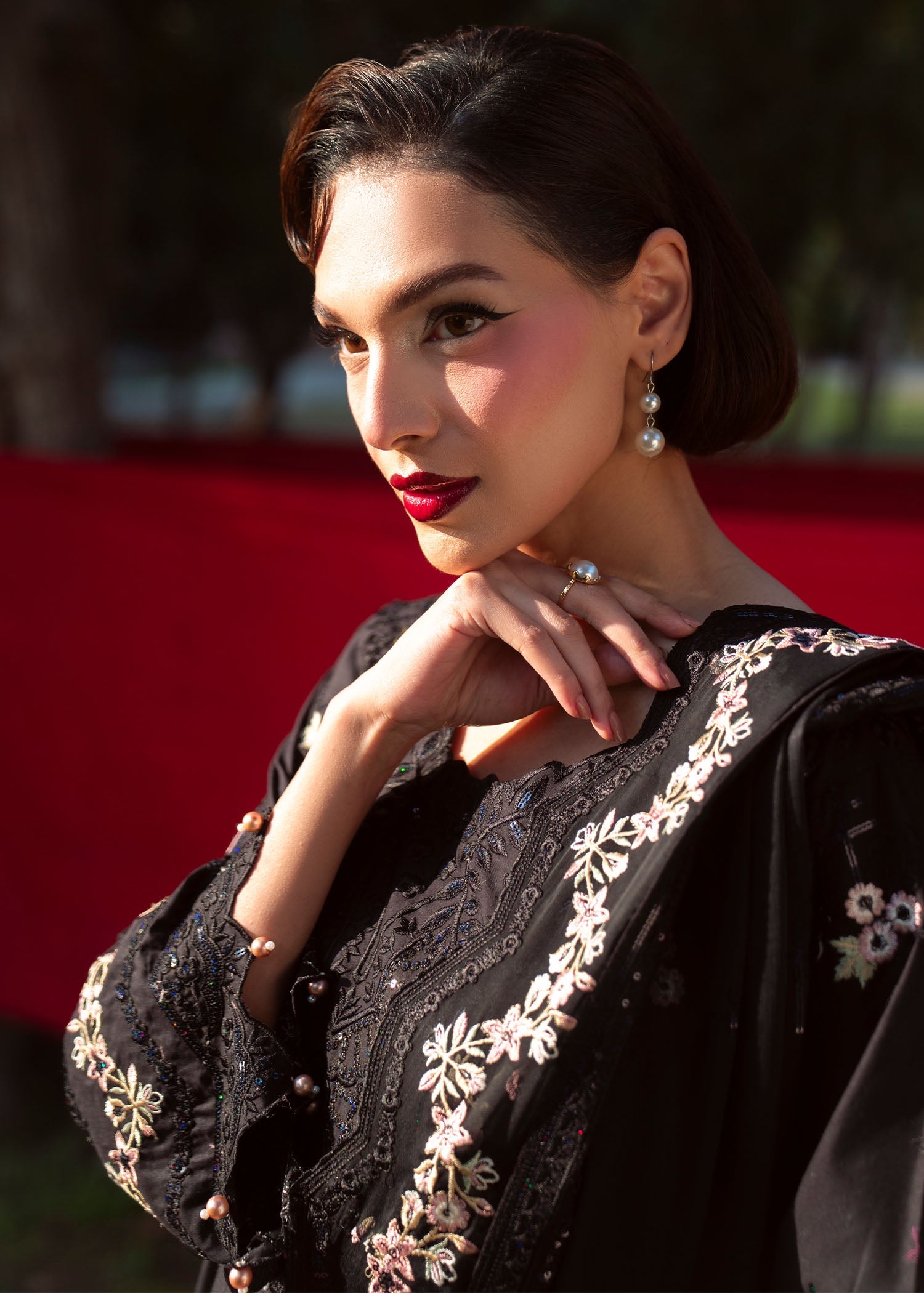 Black Embroidered Lawn Kurta Suit Online in Dubai UAE Abudhabi Ajman Sharjah