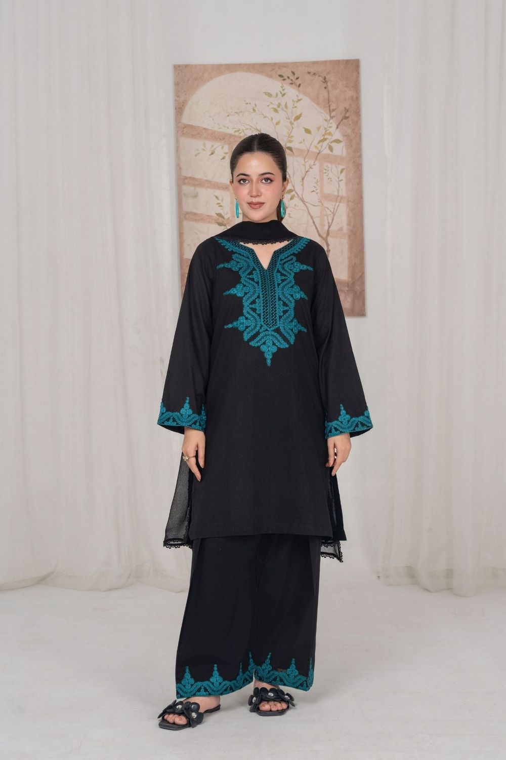 Black Embroidered Lawn Kurta with Chiffon Dupatta Online in Dubai UAE Abudhabi Ajman Sharjah