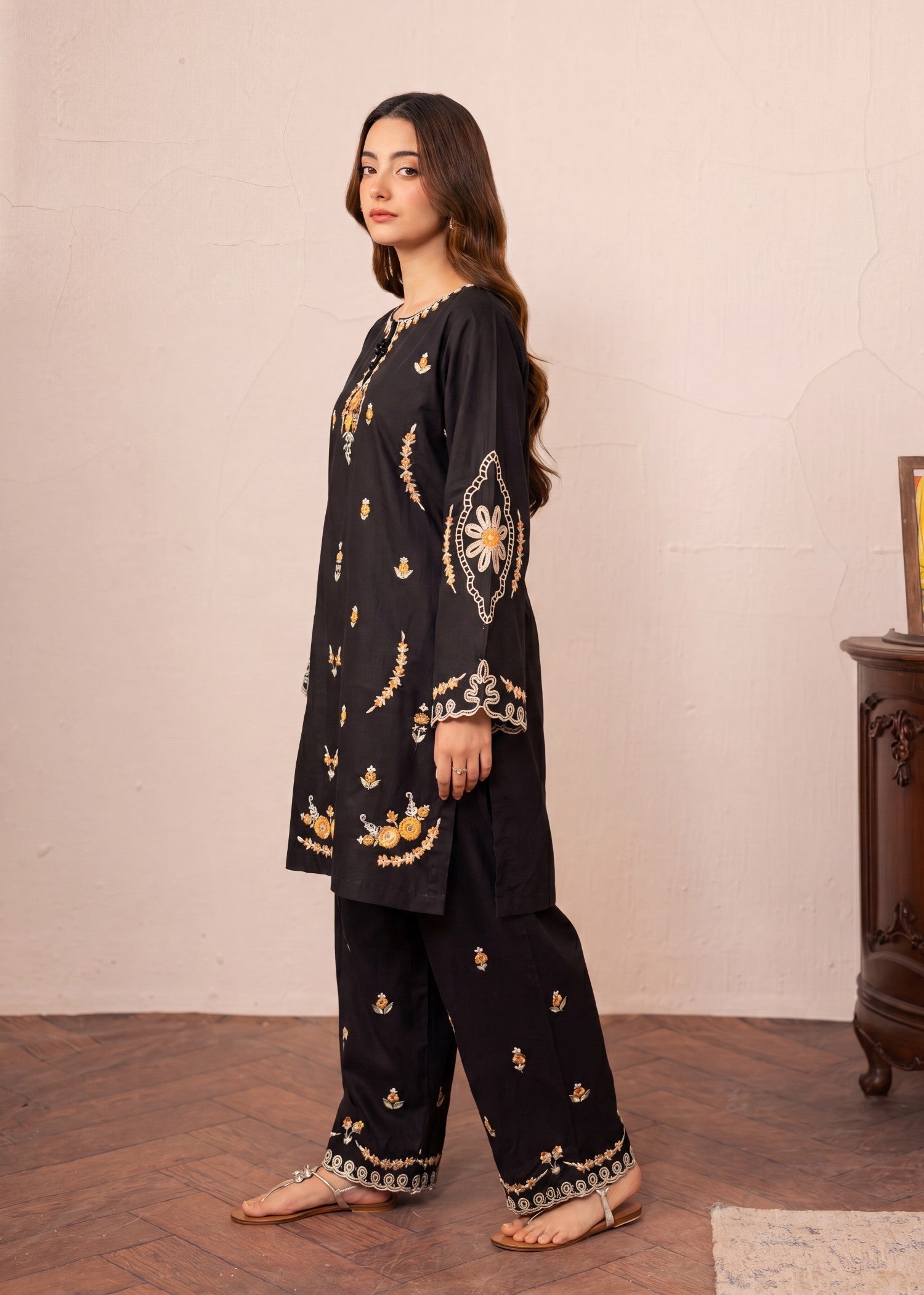 Black Embroidered Lawn Ladies Suit Online in Dubai UAE Abudhabi Ajman Sharjah
