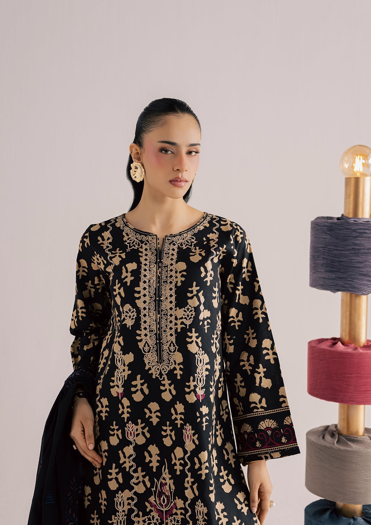 Black Embroidered Lawn Ladies Suit Online in KSA Riyadh Saudi Arabia Oman Bahrain Qatar