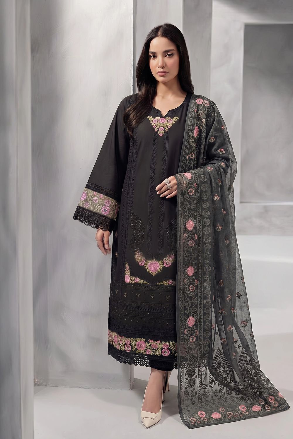 Black Embroidered Lawn Pakistani Suit Online in Dubai UAE Abudhabi Ajman Sharjah