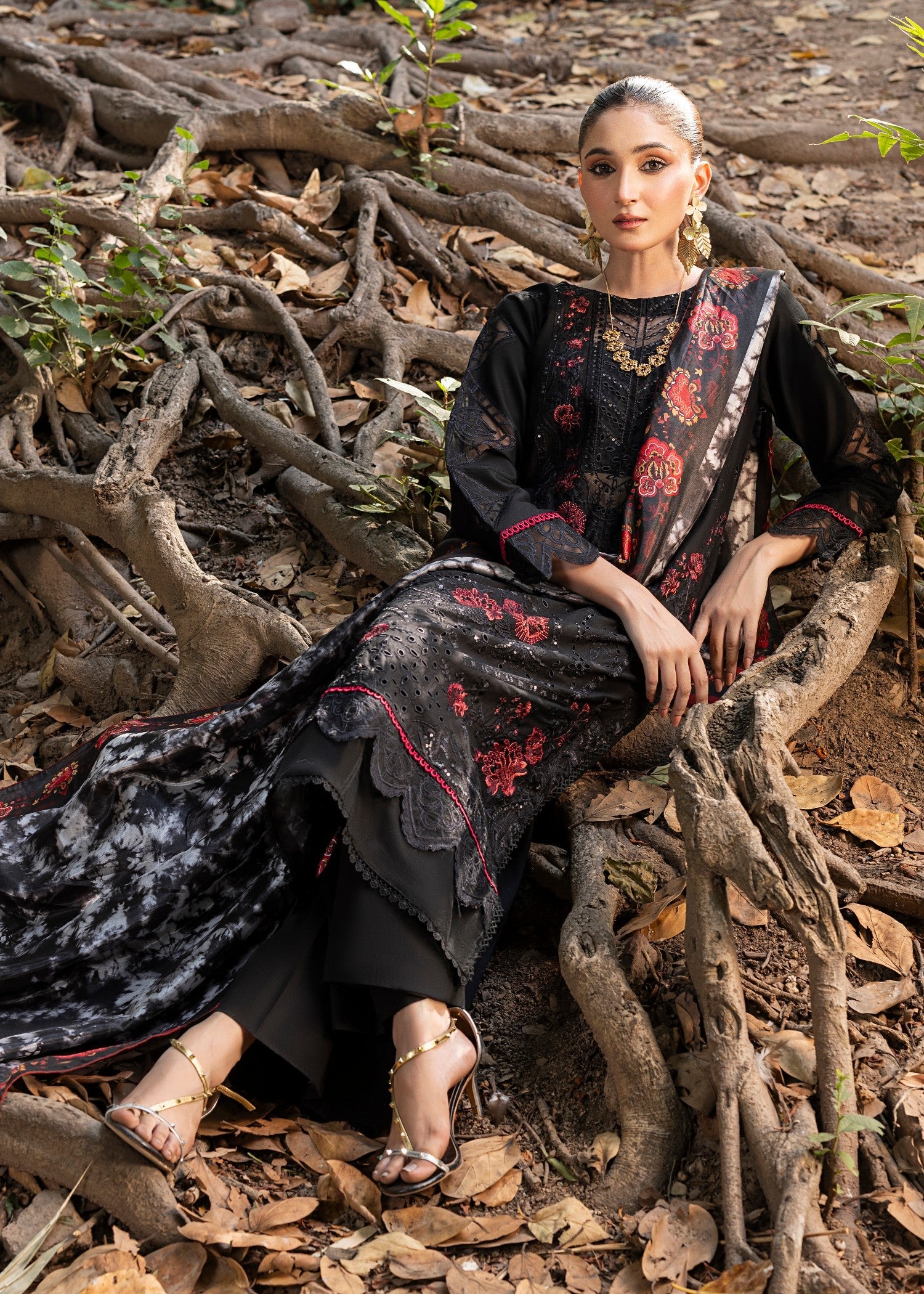 Black Embroidered Lawn Party Wear Suit Online in UK USA Canada