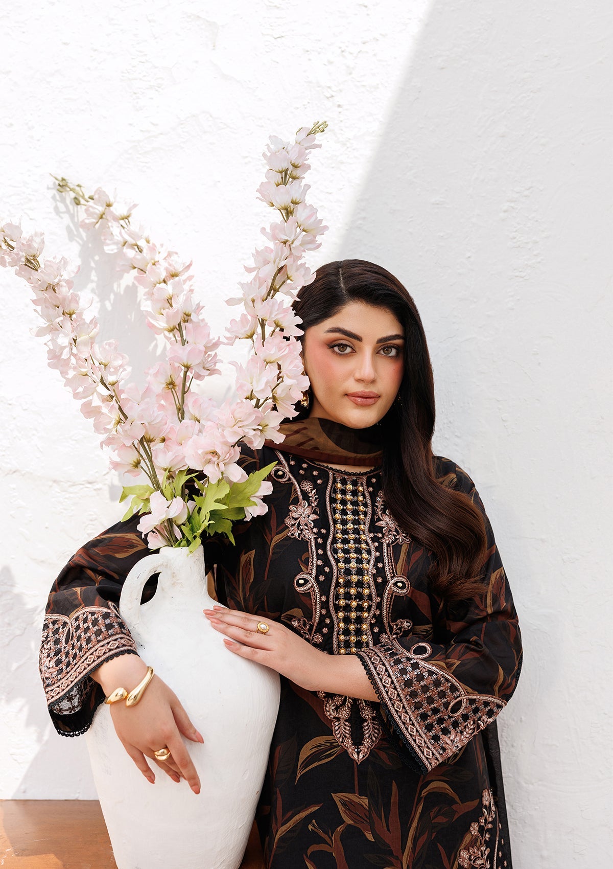 Black Embroidered Lawn Salwar Kameez Online in KSA Riyadh Saudi Arabia Oman Bahrain Qatar