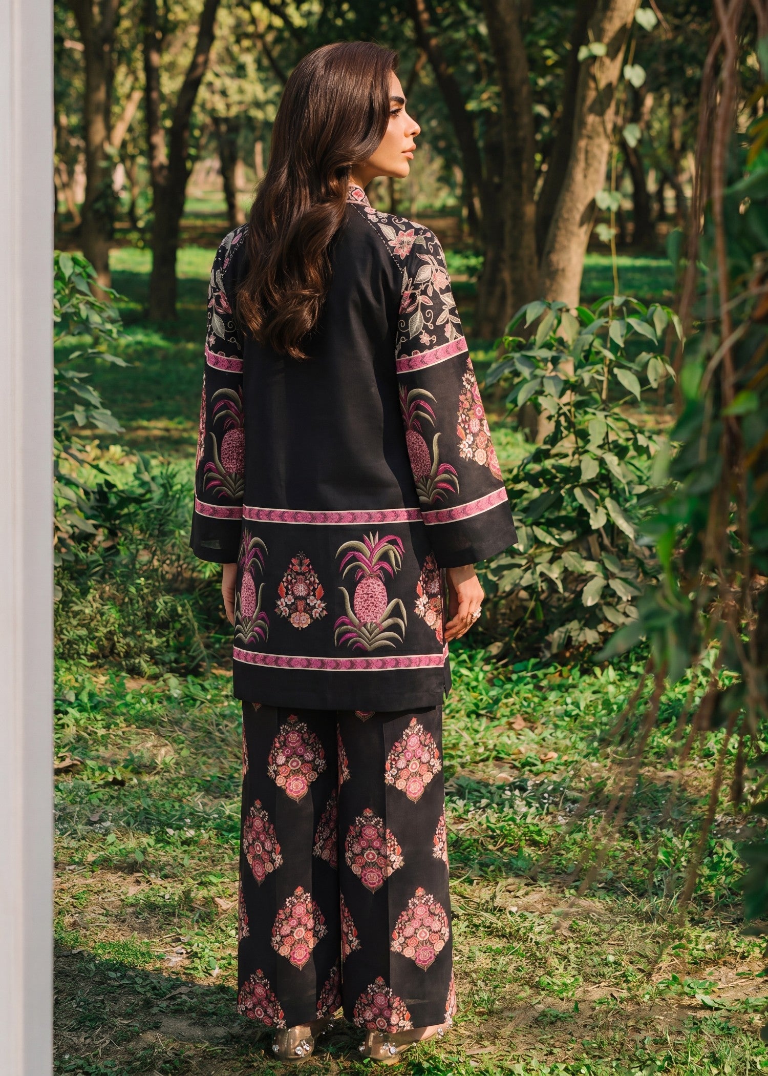 Black Embroidered Lawn Straight Kurta Online in Dubai DXB UAE Abudhabi Meena Bazaar