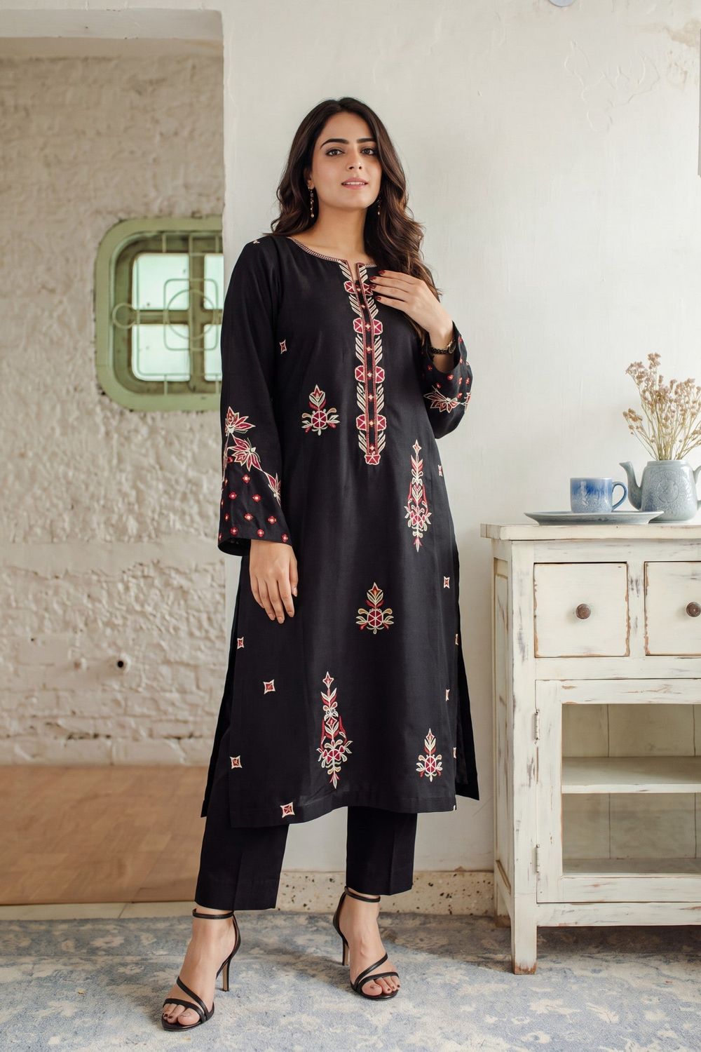 Black Embroidered Lawn Straight Kurta Suit Online in Dubai UAE Abudhabi Ajman Sharjah