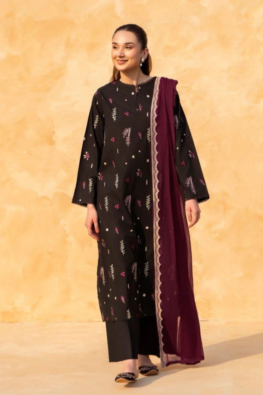 Black Embroidered Linen Kurta Set Online in Dubai UAE Abudhabi Ajman Sharjah