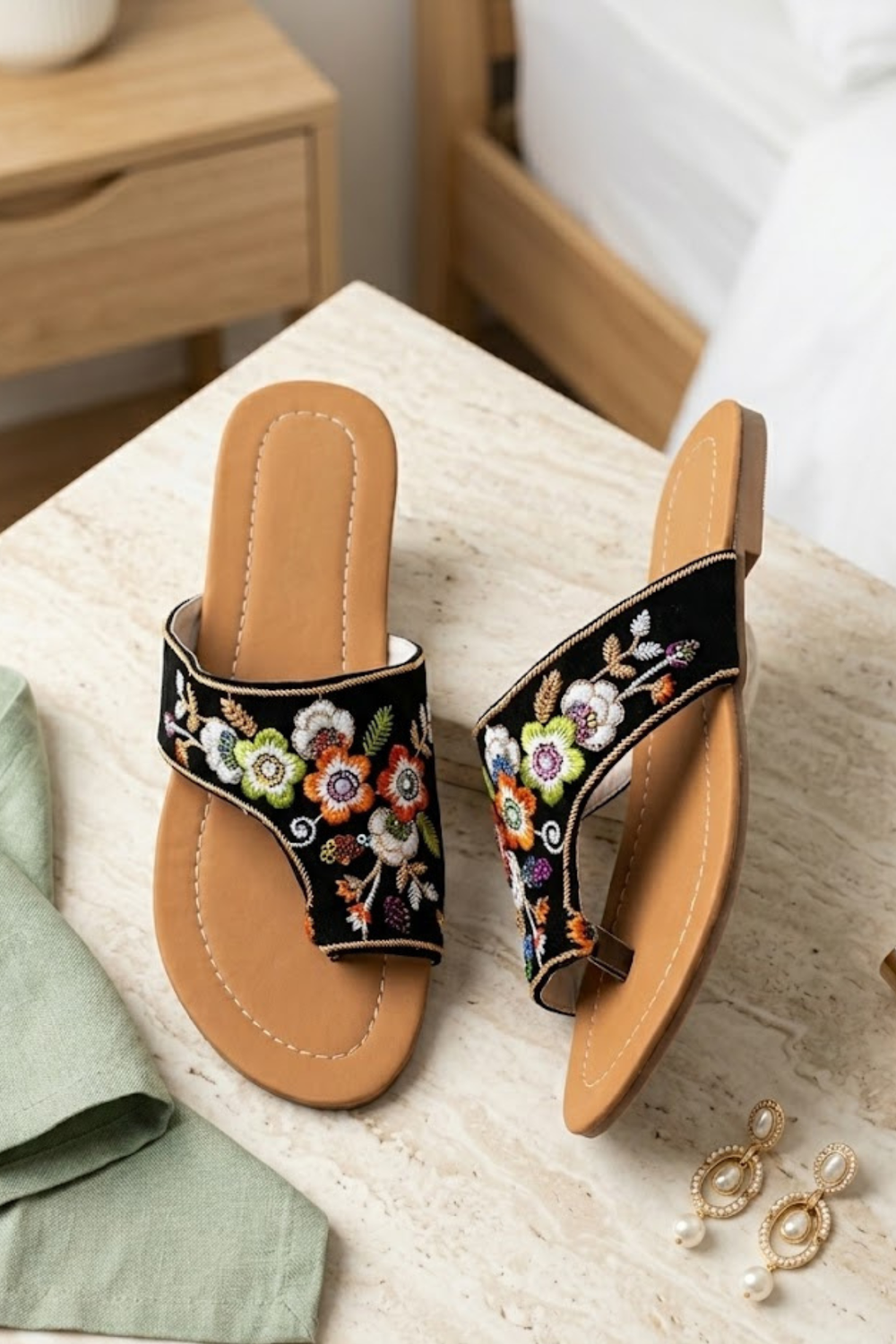 Black Embroidered Velvet Mojari Online in Dubai UAE Abudhabi Ajman Sharjah