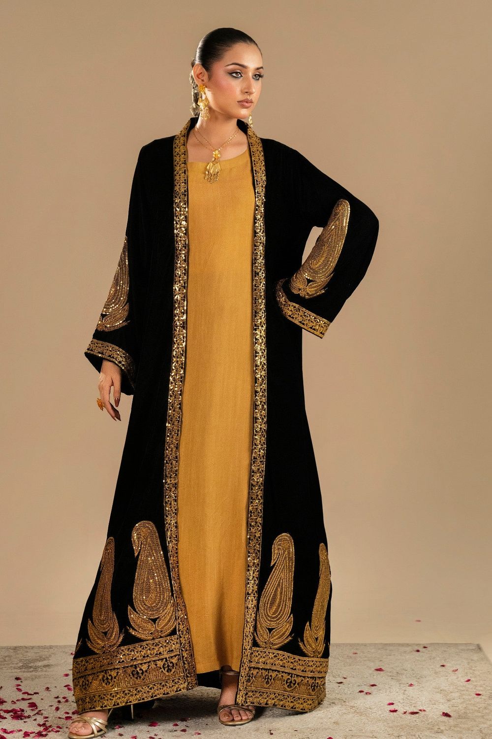 Black Embroidered Velvet Pakistani Suit Online in Dubai UAE Abudhabi Ajman Sharjah